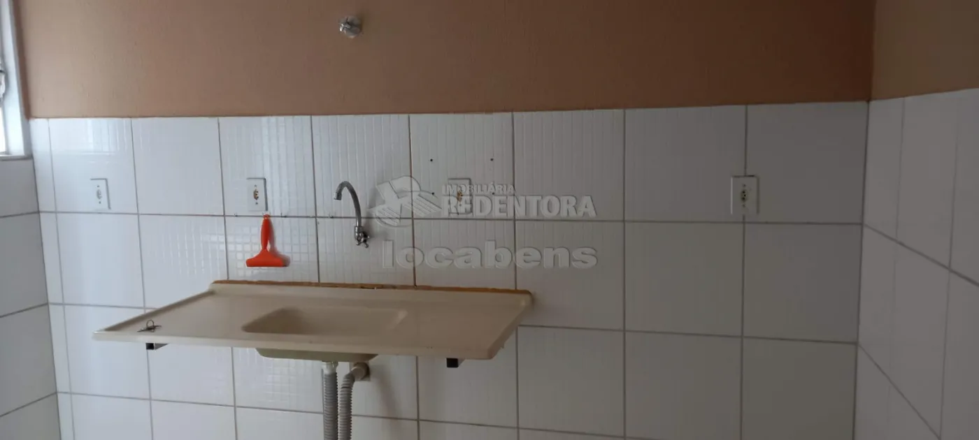 Comprar Casa / Padrão em São José do Rio Preto R$ 170.000,00 - Foto 3