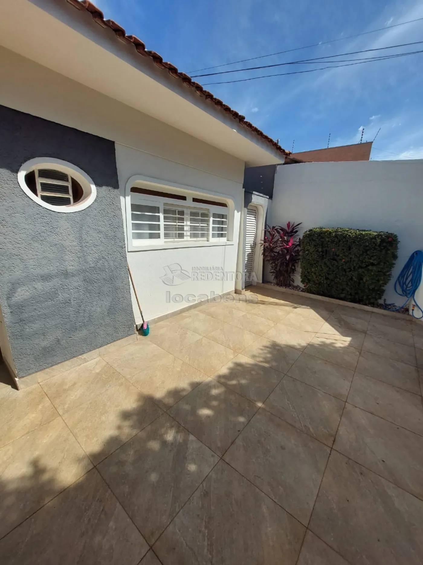 Casa à venda com 5 quartos, 204m² - Foto 3