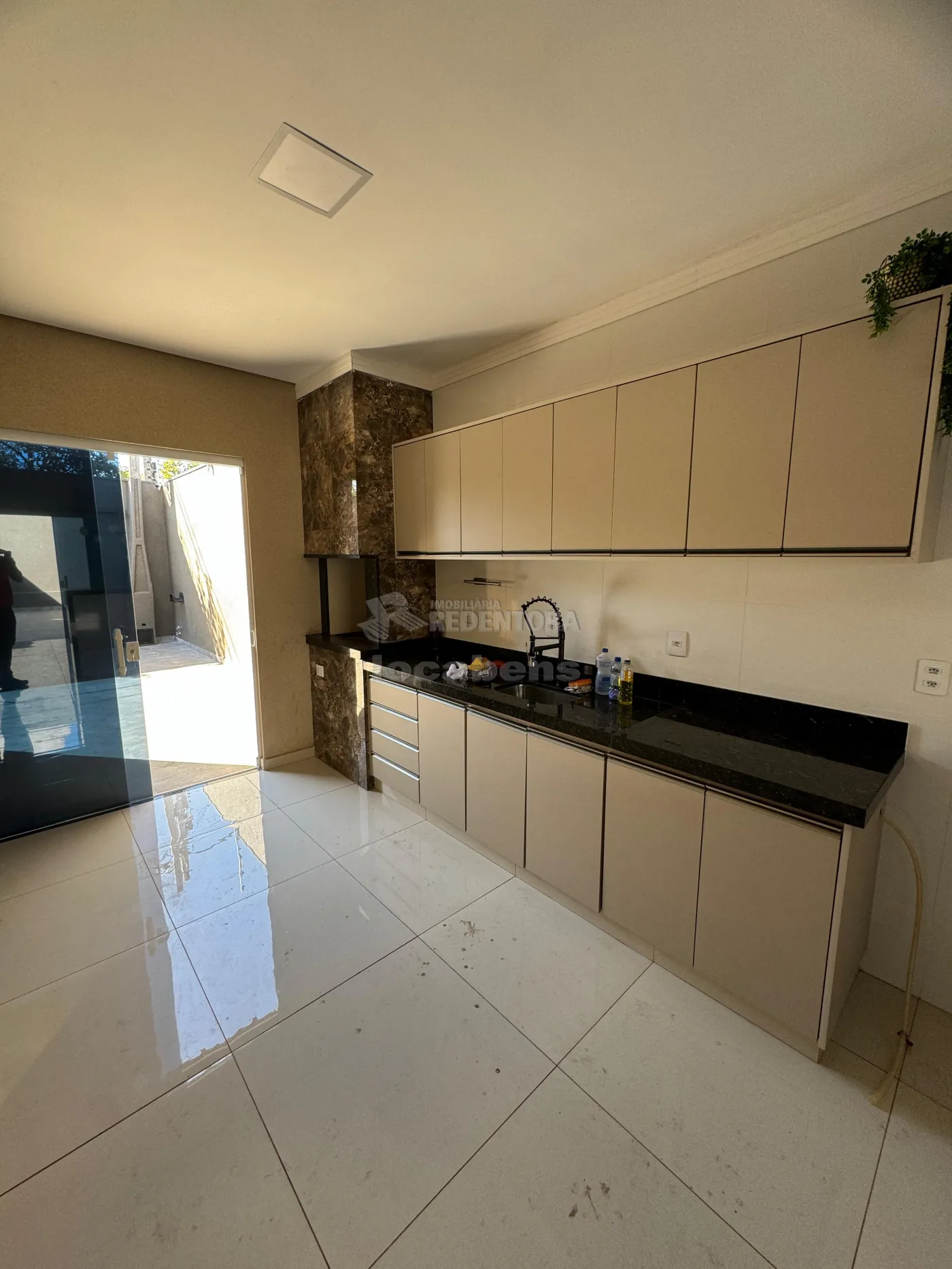 Comprar Casa / Padrão em São José do Rio Preto R$ 560.000,00 - Foto 4