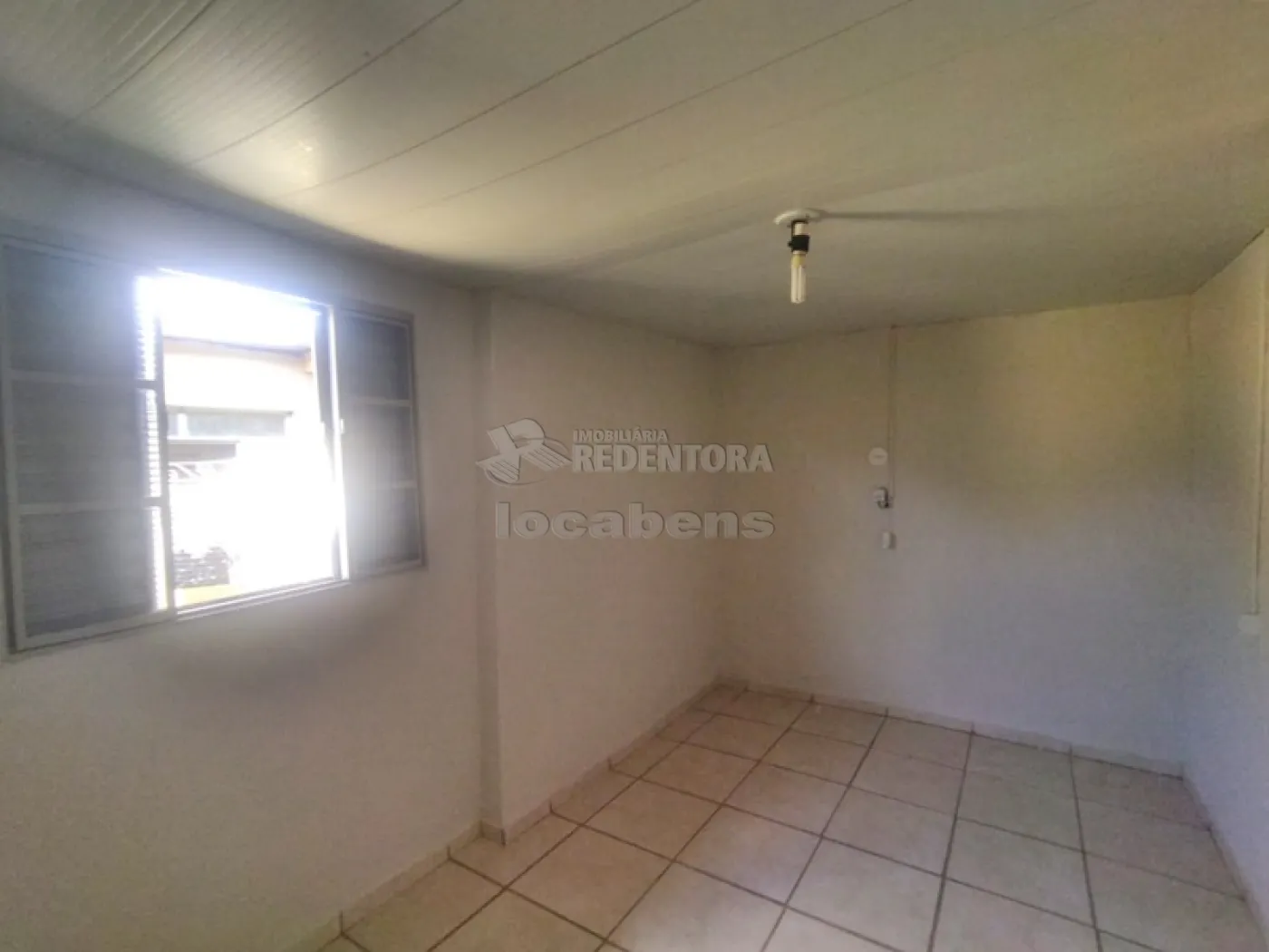 Alugar Casa / Padrão em São José do Rio Preto R$ 800,00 - Foto 5