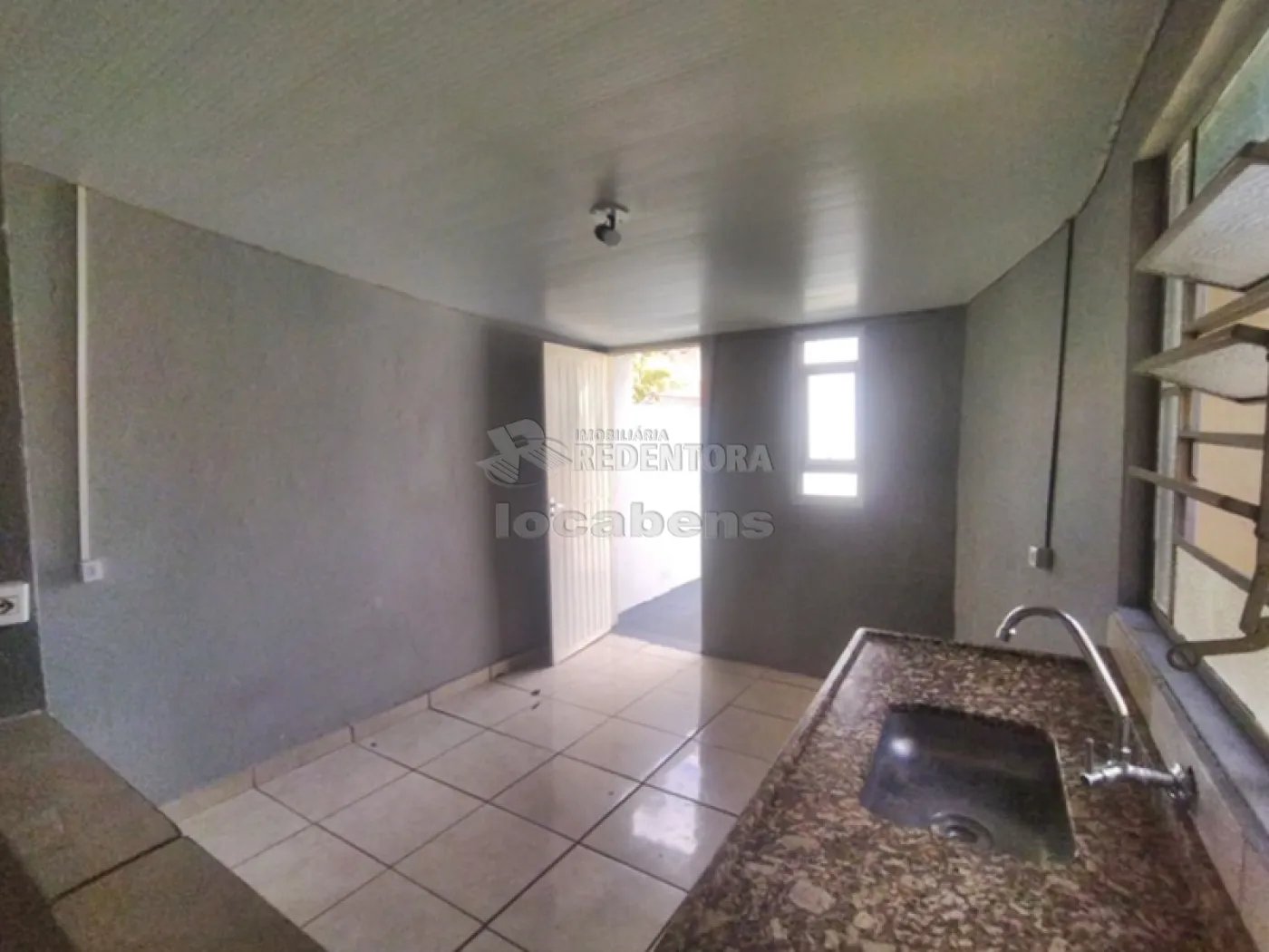 Alugar Casa / Padrão em São José do Rio Preto R$ 800,00 - Foto 3