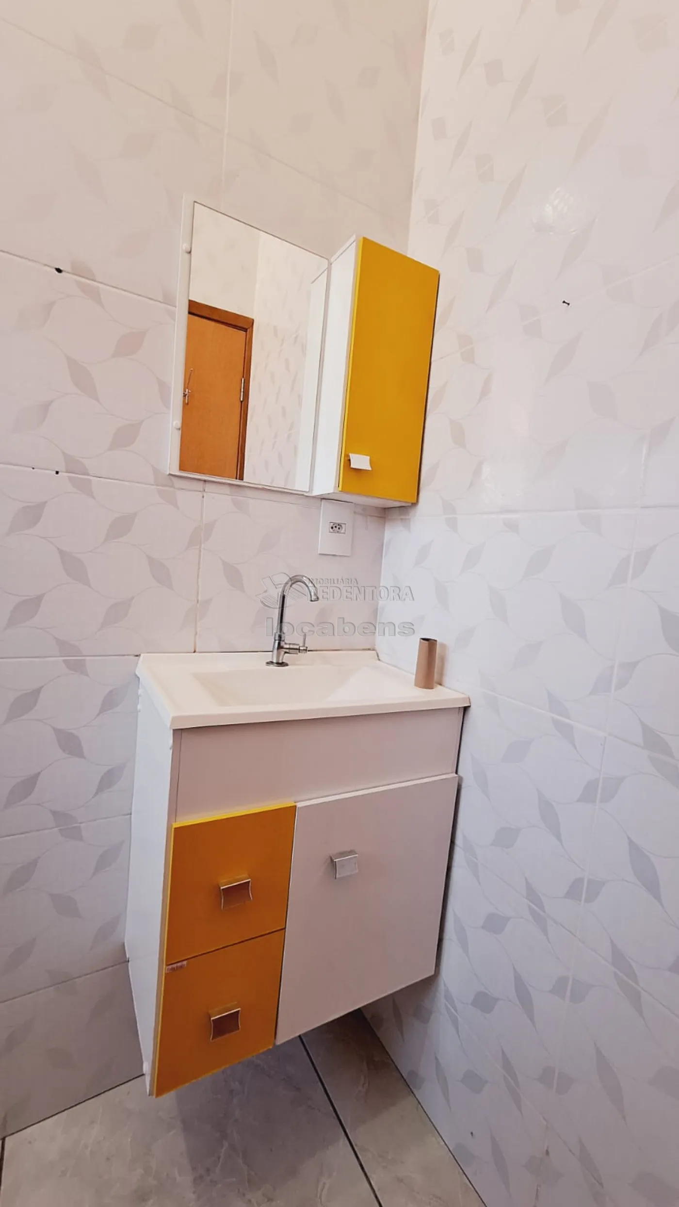 Alugar Casa / Padrão em São José do Rio Preto R$ 1.300,00 - Foto 18