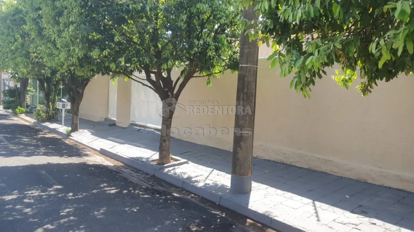 Alugar Casa / Padrão em São José do Rio Preto R$ 2.200,00 - Foto 1