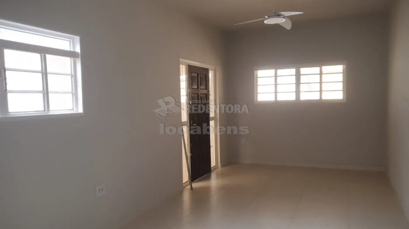 Alugar Casa / Padrão em São José do Rio Preto R$ 2.200,00 - Foto 5