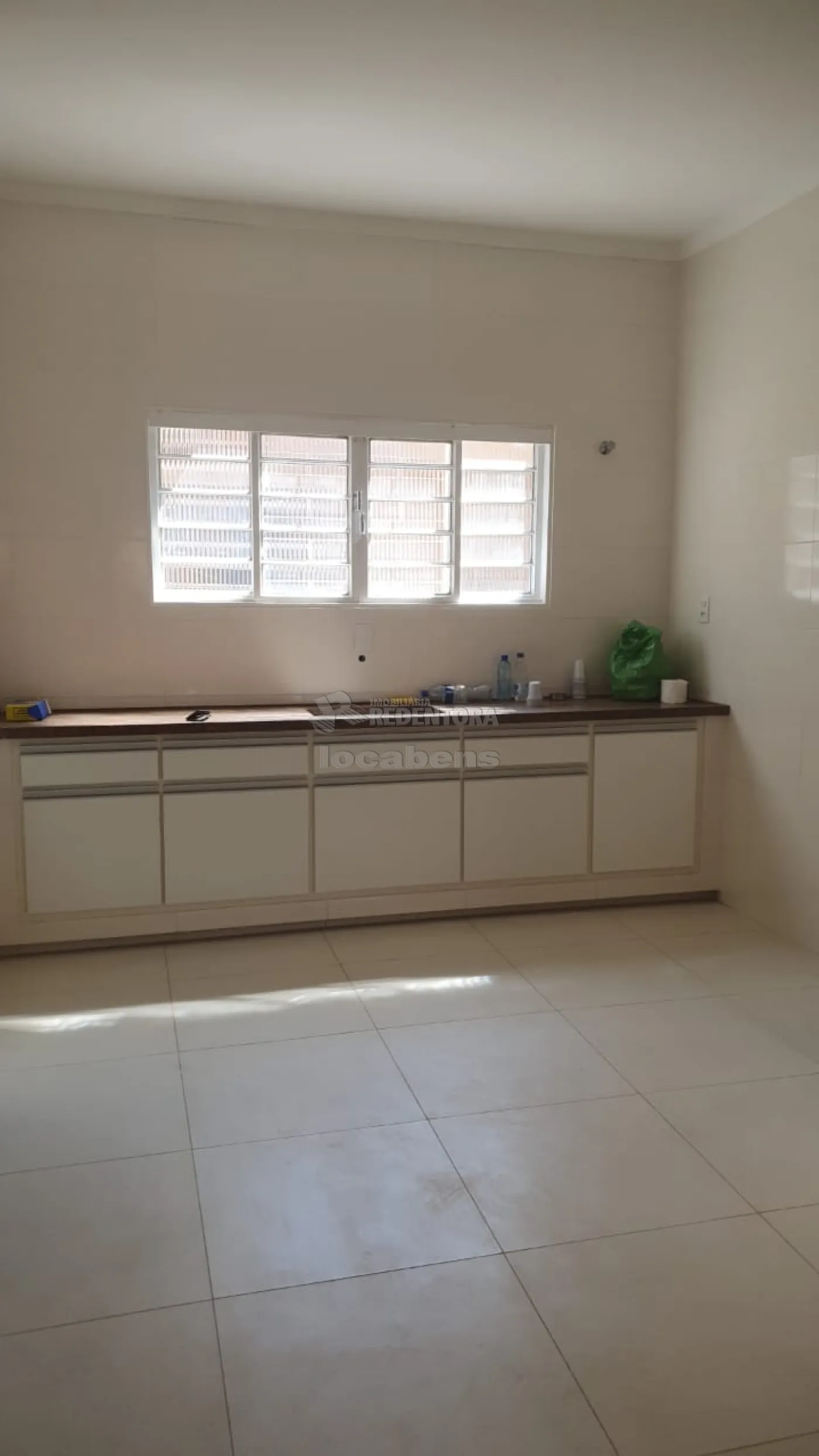 Alugar Casa / Padrão em São José do Rio Preto R$ 2.200,00 - Foto 9