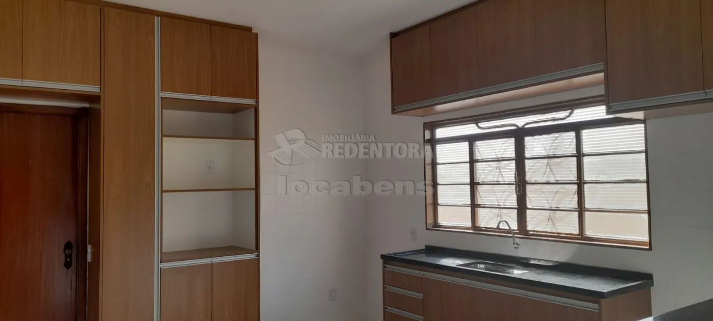 Alugar Casa / Padrão em São José do Rio Preto R$ 2.200,00 - Foto 2