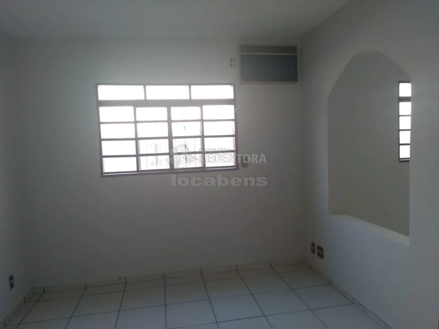 Alugar Casa / Padrão em São José do Rio Preto R$ 1.500,00 - Foto 2