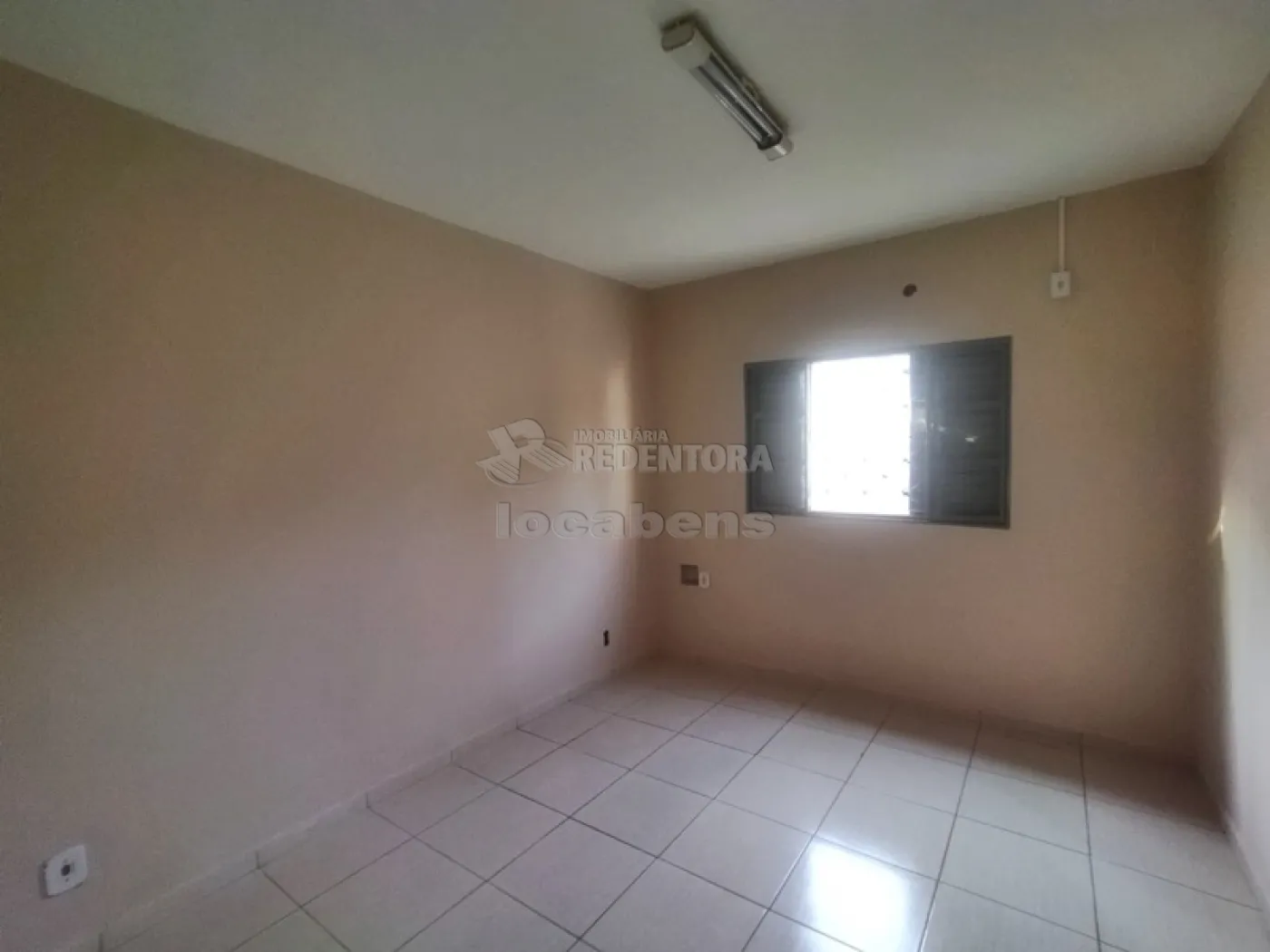 Alugar Casa / Padrão em São José do Rio Preto R$ 1.700,00 - Foto 8