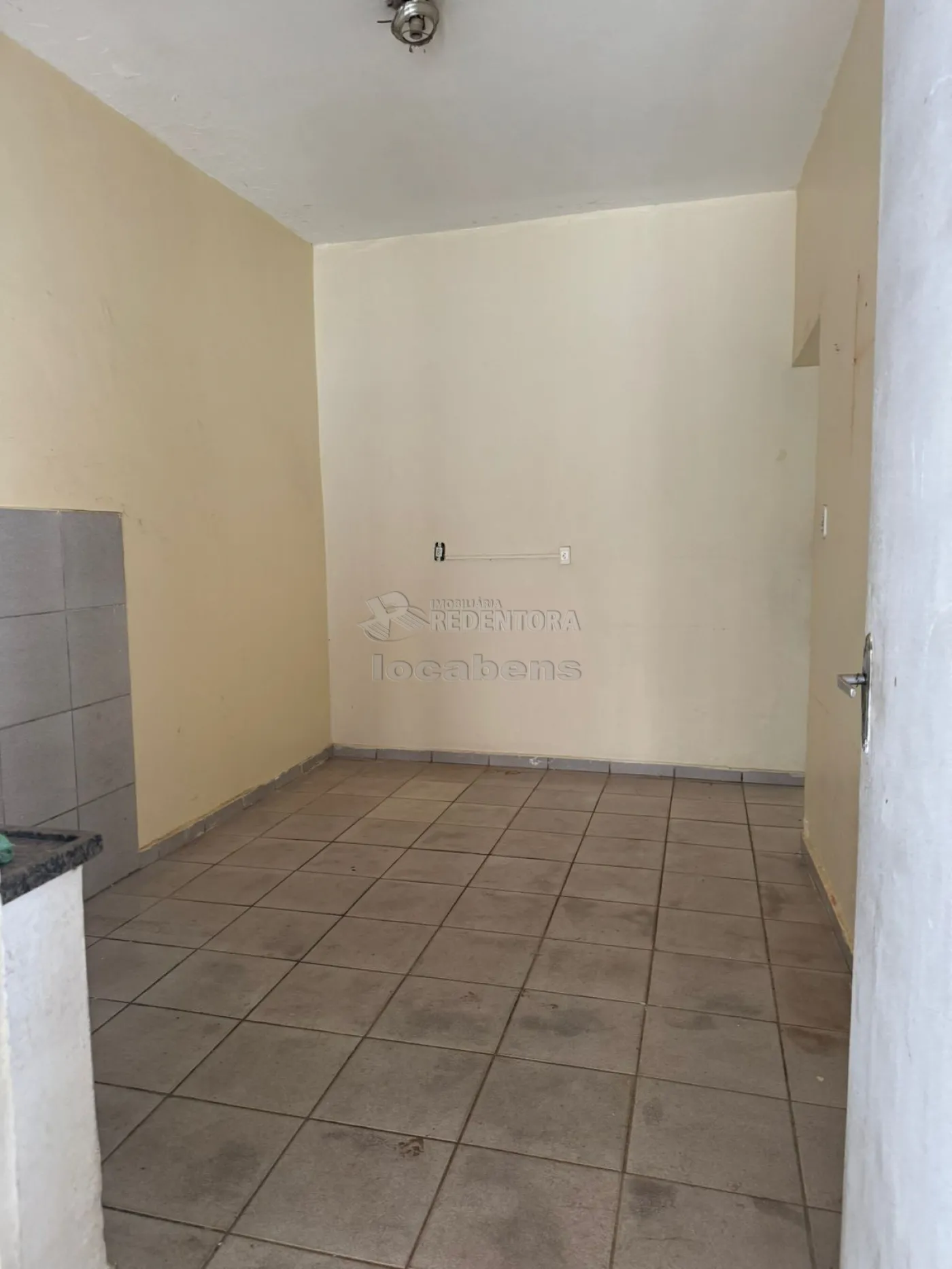 Alugar Casa / Padrão em São José do Rio Preto R$ 1.200,00 - Foto 4