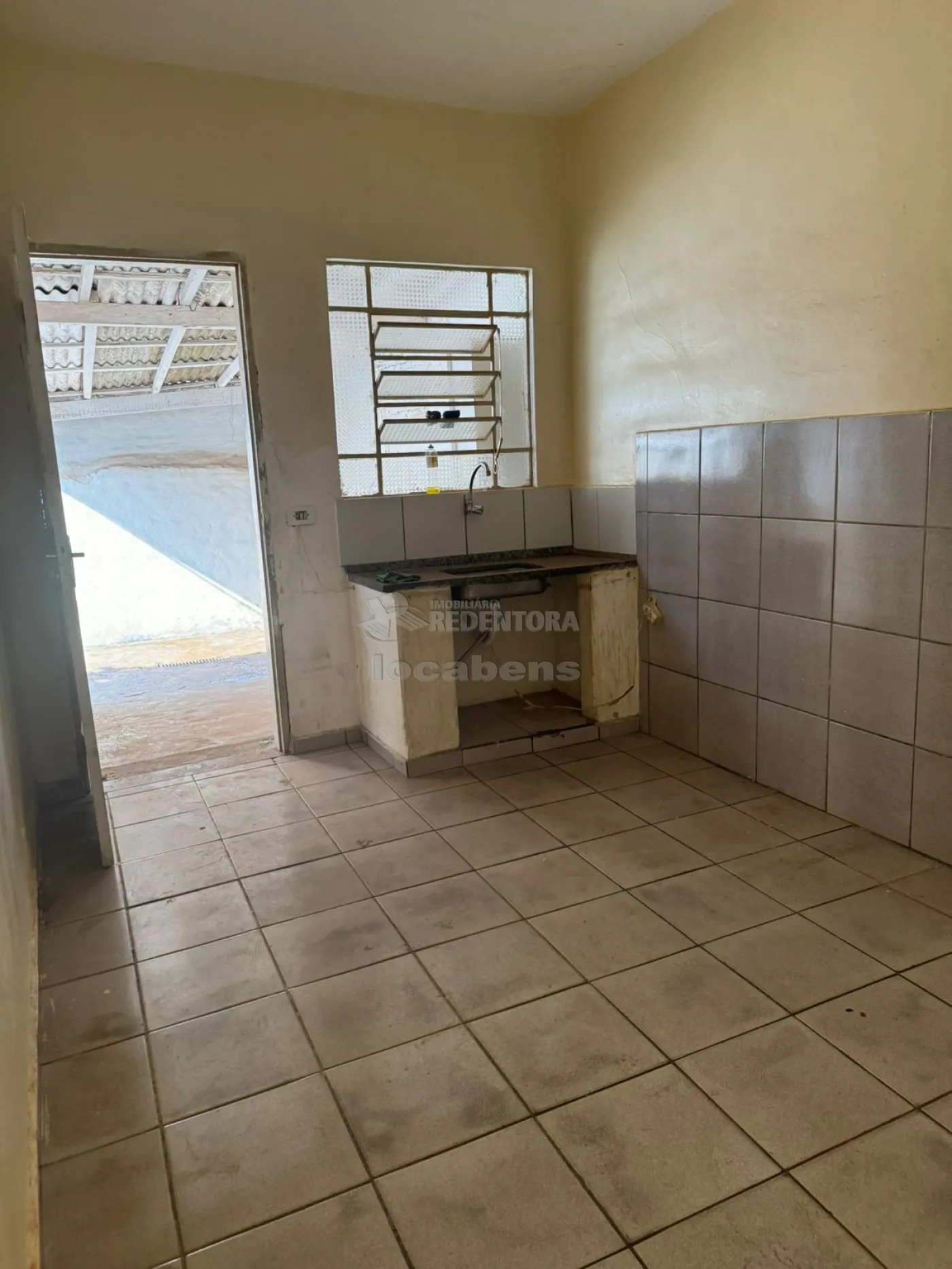 Alugar Casa / Padrão em São José do Rio Preto R$ 1.200,00 - Foto 3