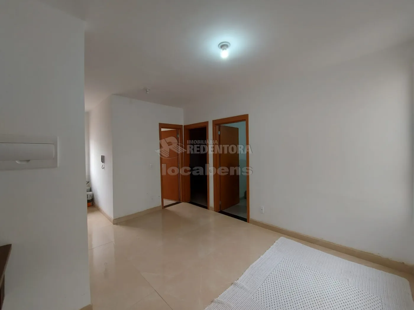 Alugar Apartamento / Padrão em São José do Rio Preto R$ 1.100,00 - Foto 1