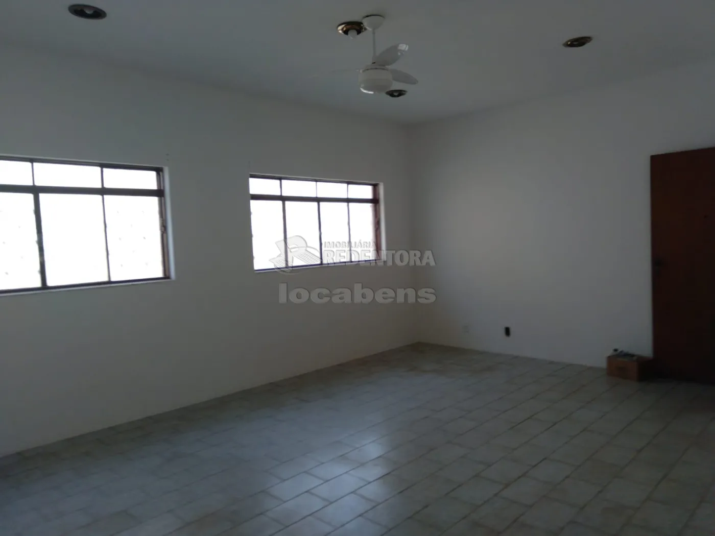 Alugar Casa / Padrão em São José do Rio Preto R$ 2.800,00 - Foto 1