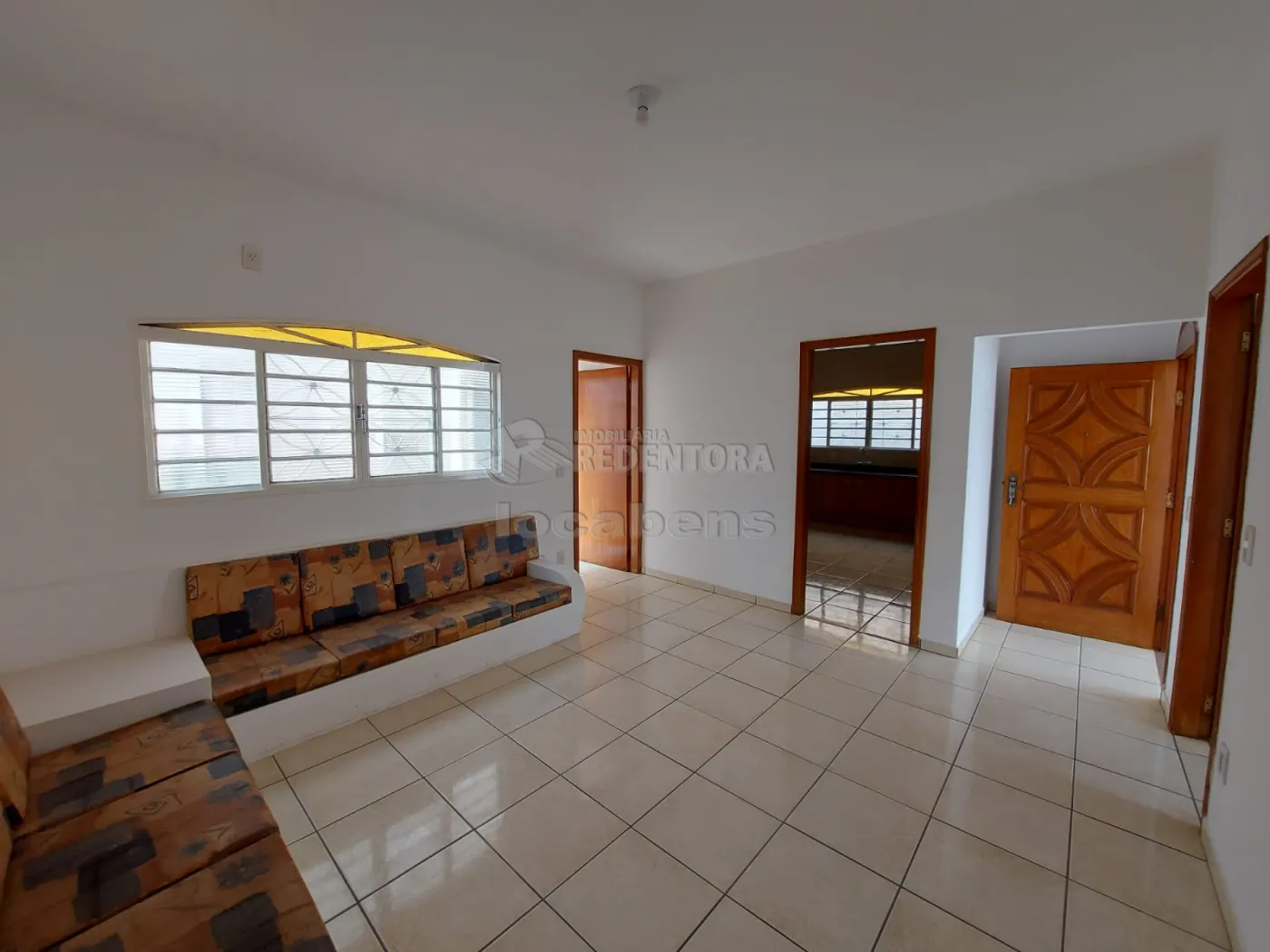 Alugar Casa / Padrão em Guapiaçu R$ 2.500,00 - Foto 4