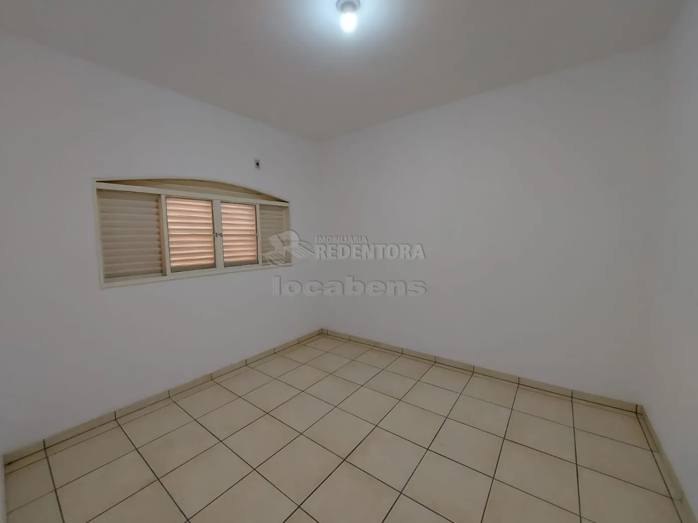 Alugar Casa / Padrão em Guapiaçu R$ 2.500,00 - Foto 8