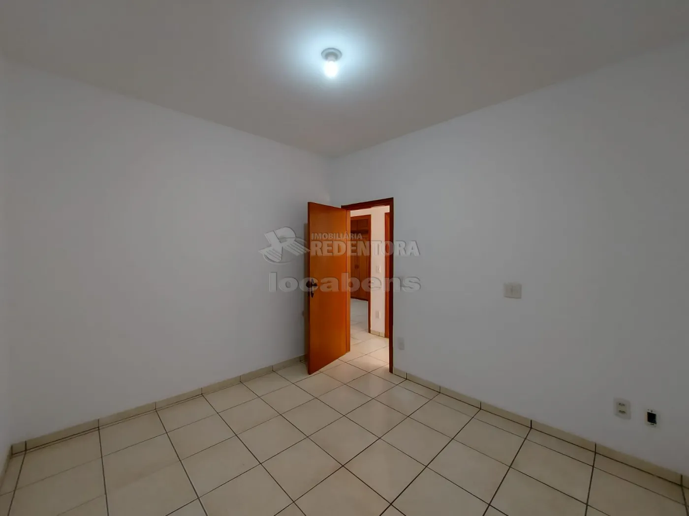 Alugar Casa / Padrão em Guapiaçu R$ 2.500,00 - Foto 9