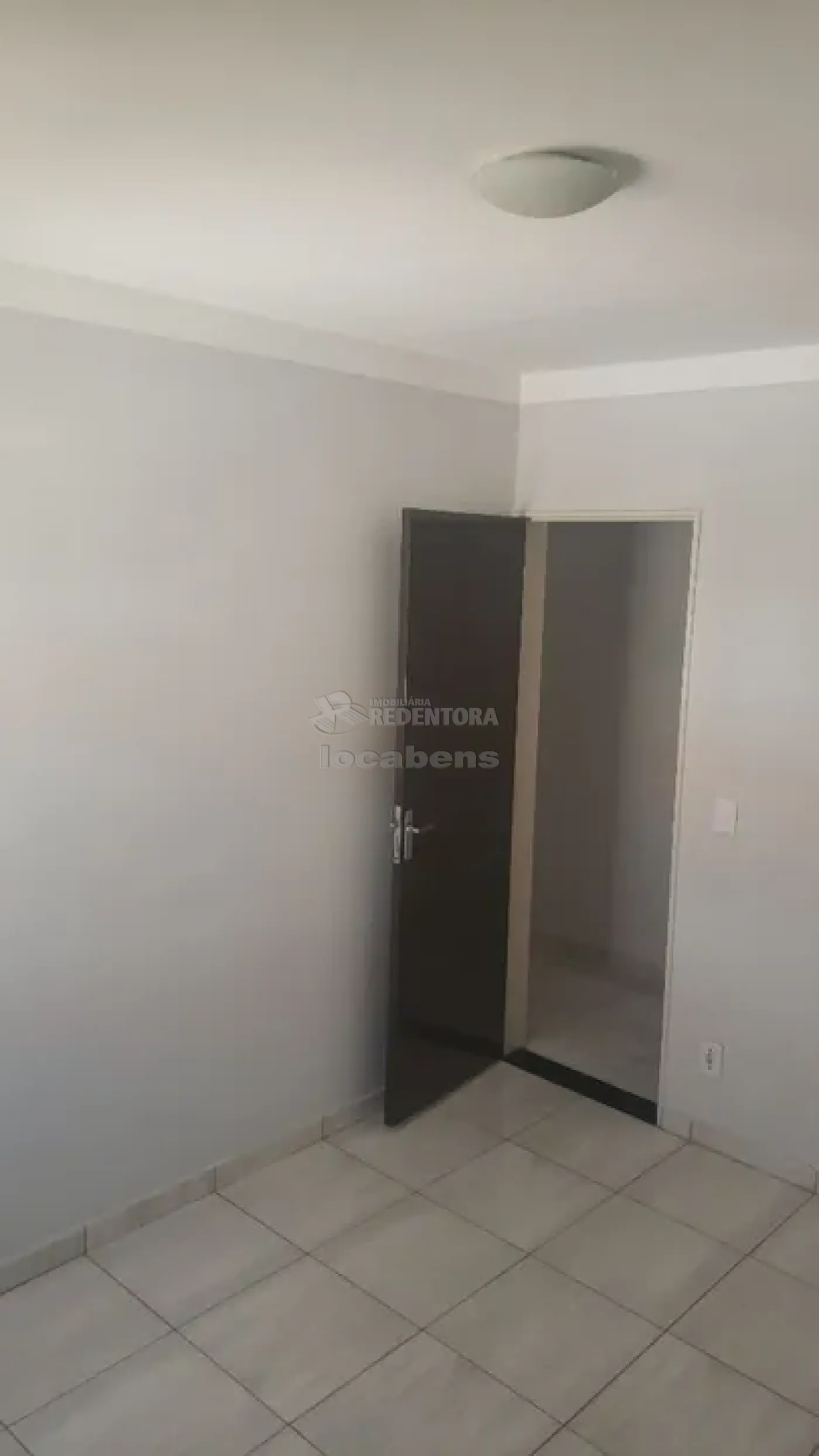 Comprar Apartamento / Padrão em São José do Rio Preto R$ 180.000,00 - Foto 1