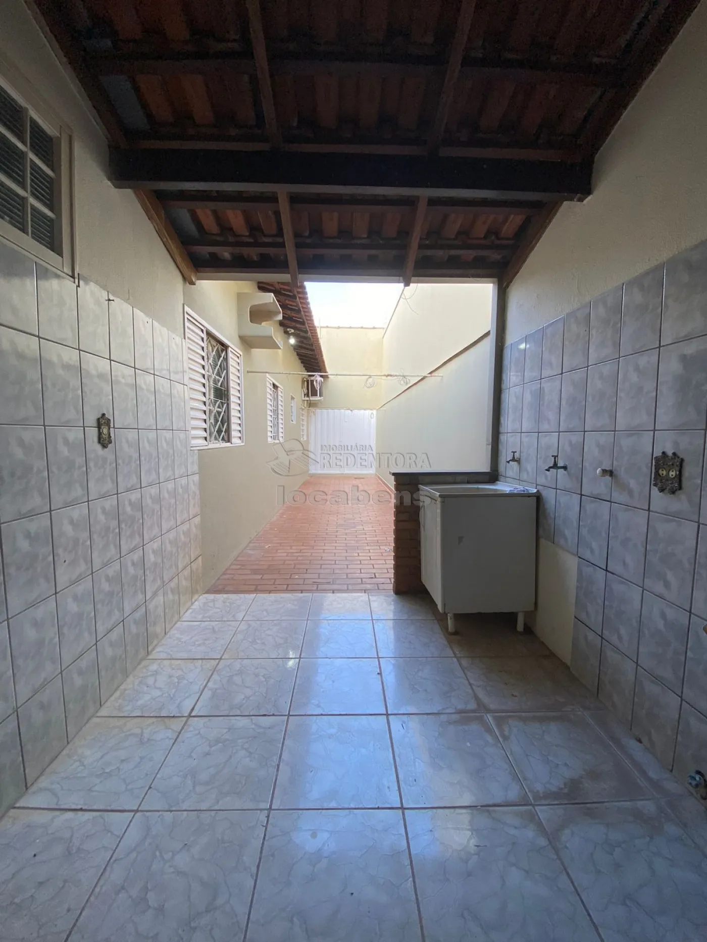 Alugar Casa / Padrão em São José do Rio Preto R$ 2.100,00 - Foto 6