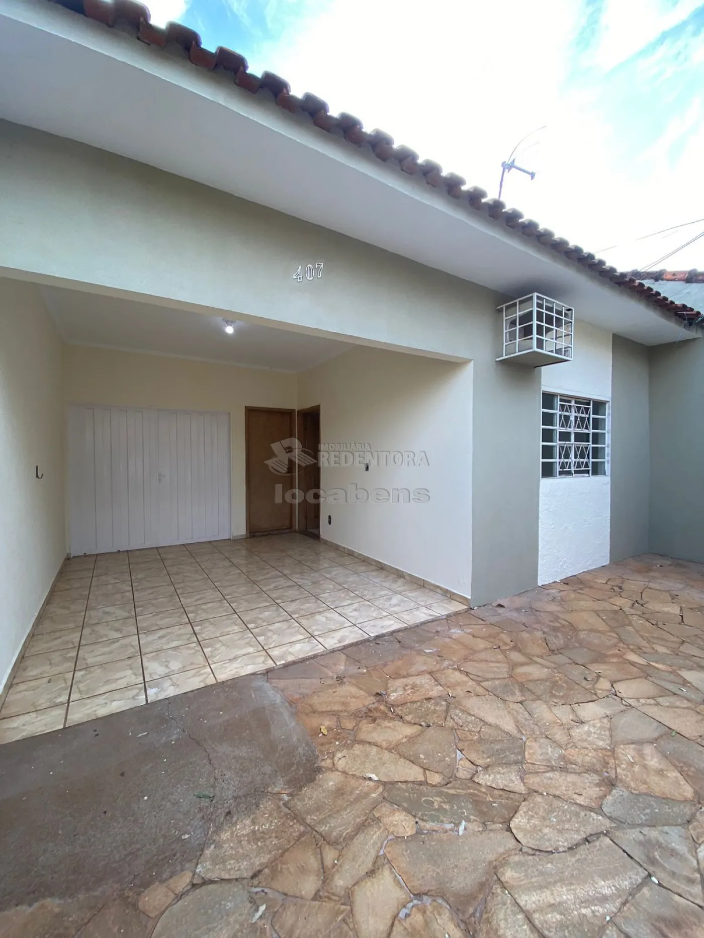 Alugar Casa / Padrão em São José do Rio Preto R$ 2.100,00 - Foto 1