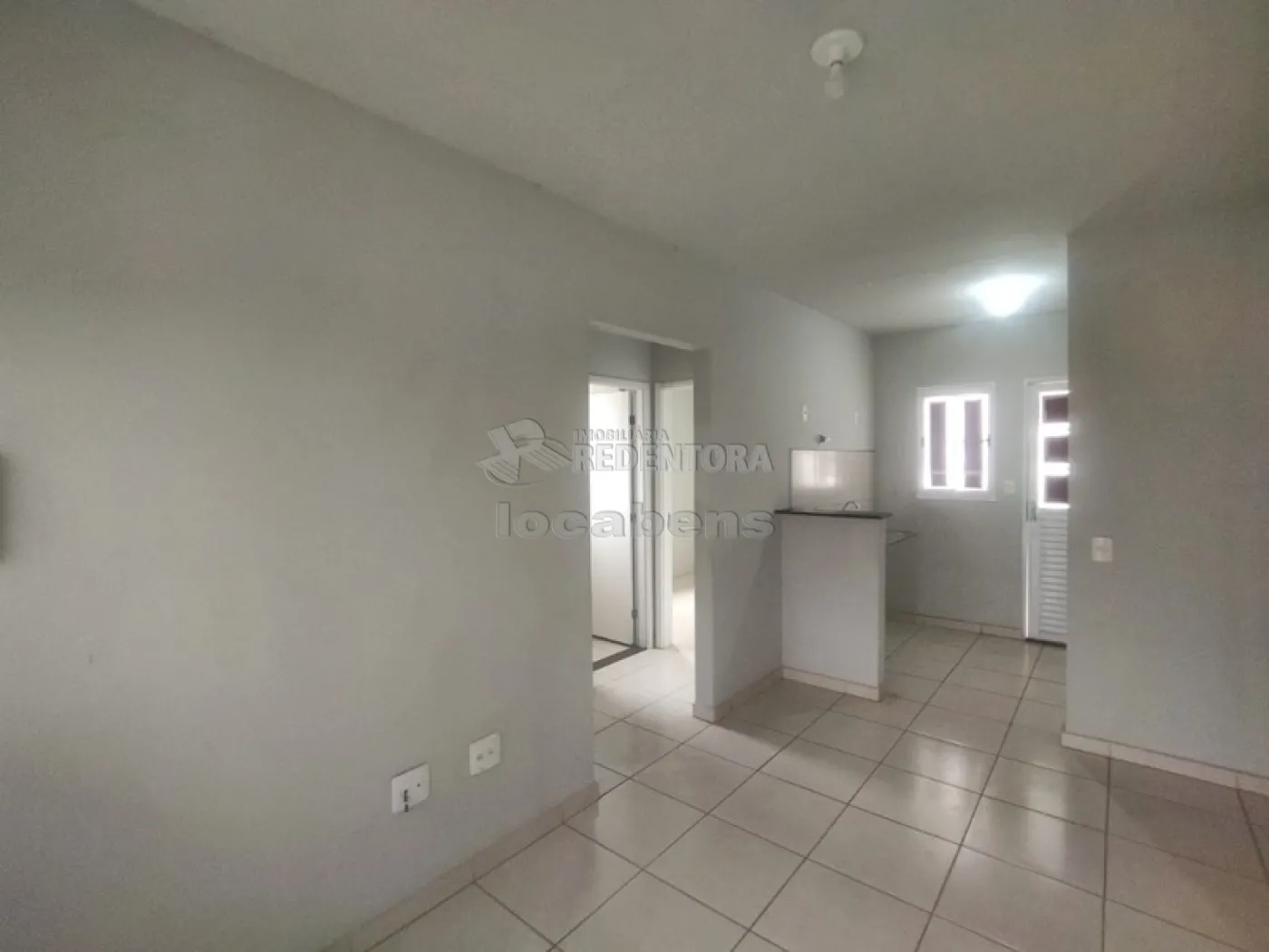 Alugar Casa / Padrão em São José do Rio Preto R$ 800,00 - Foto 4