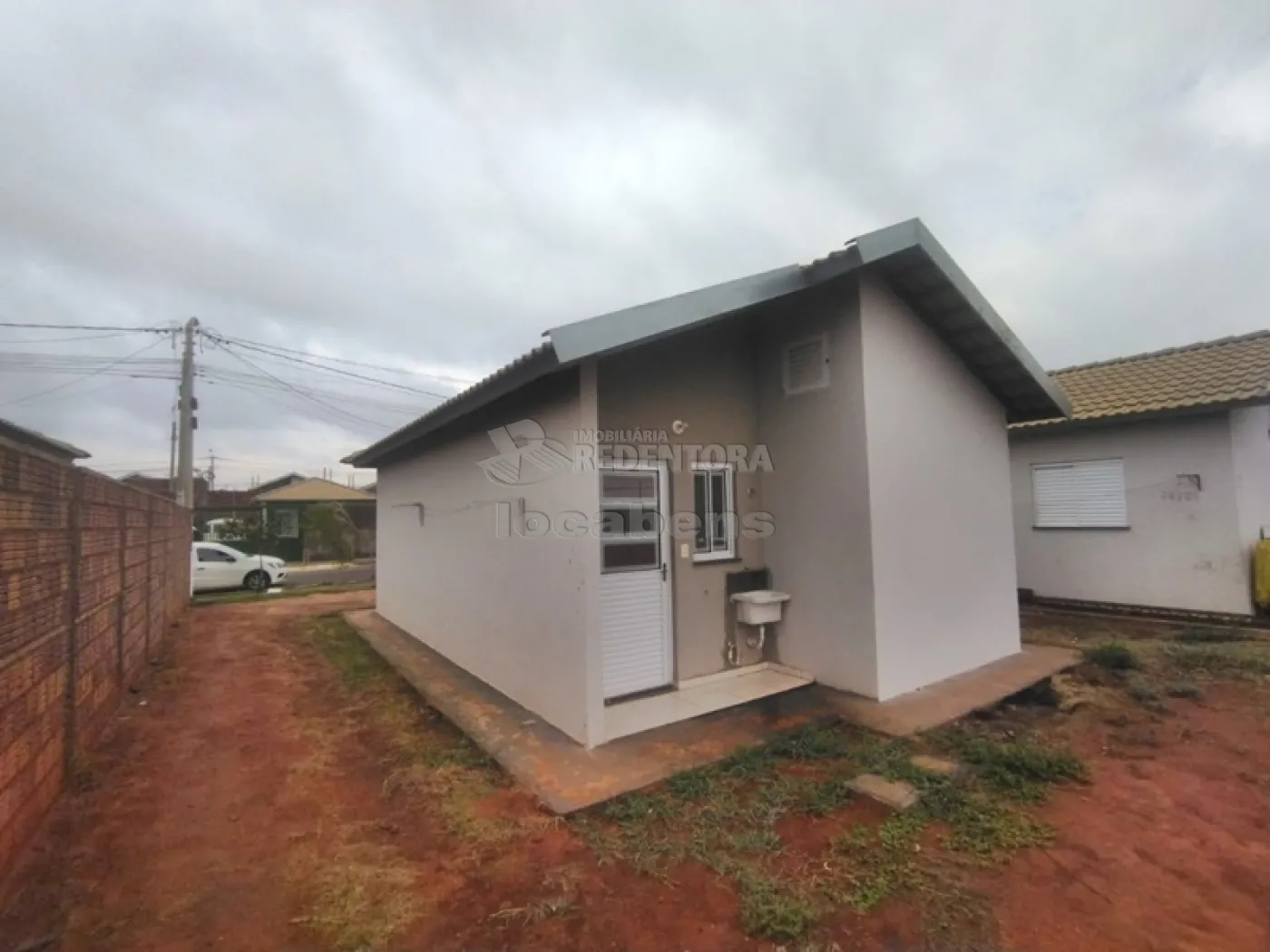 Alugar Casa / Padrão em São José do Rio Preto R$ 800,00 - Foto 2