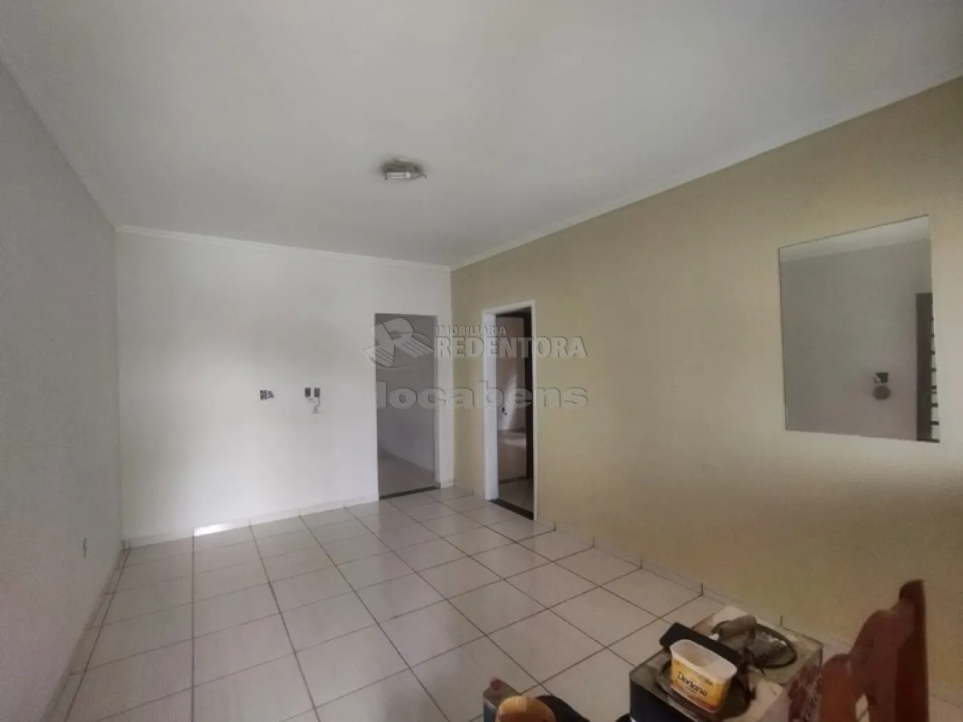 Alugar Casa / Padrão em São José do Rio Preto R$ 1.400,00 - Foto 2