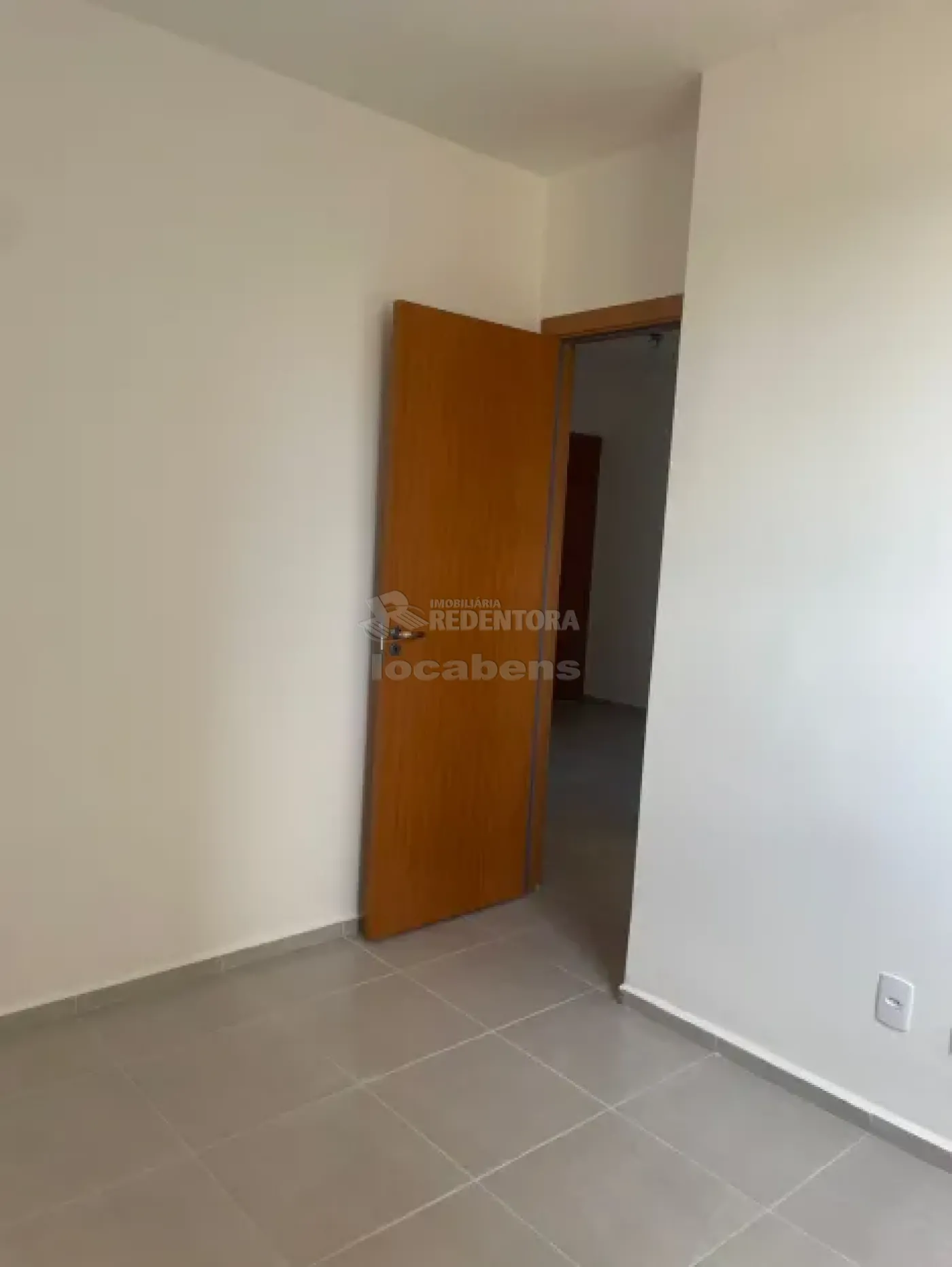 Alugar Apartamento / Padrão em São José do Rio Preto R$ 1.400,00 - Foto 2