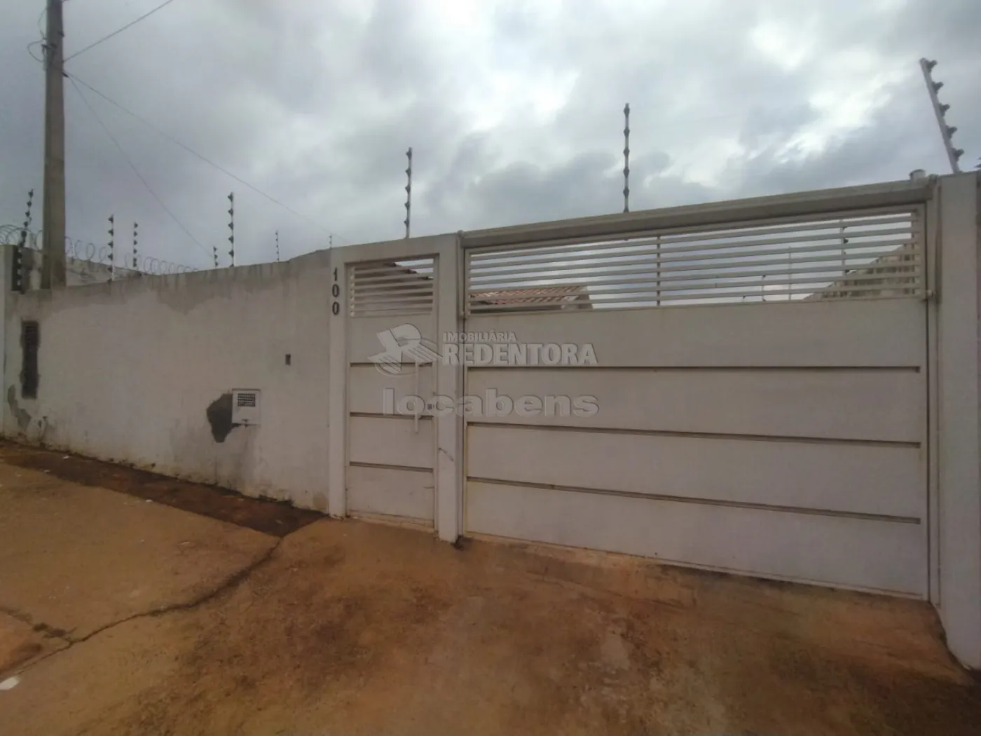 Comprar Casa / Padrão em São José do Rio Preto R$ 190.000,00 - Foto 1