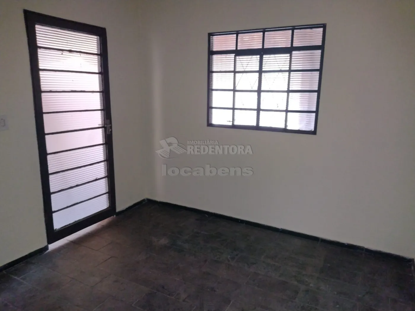 Alugar Casa / Padrão em São José do Rio Preto R$ 1.200,00 - Foto 1