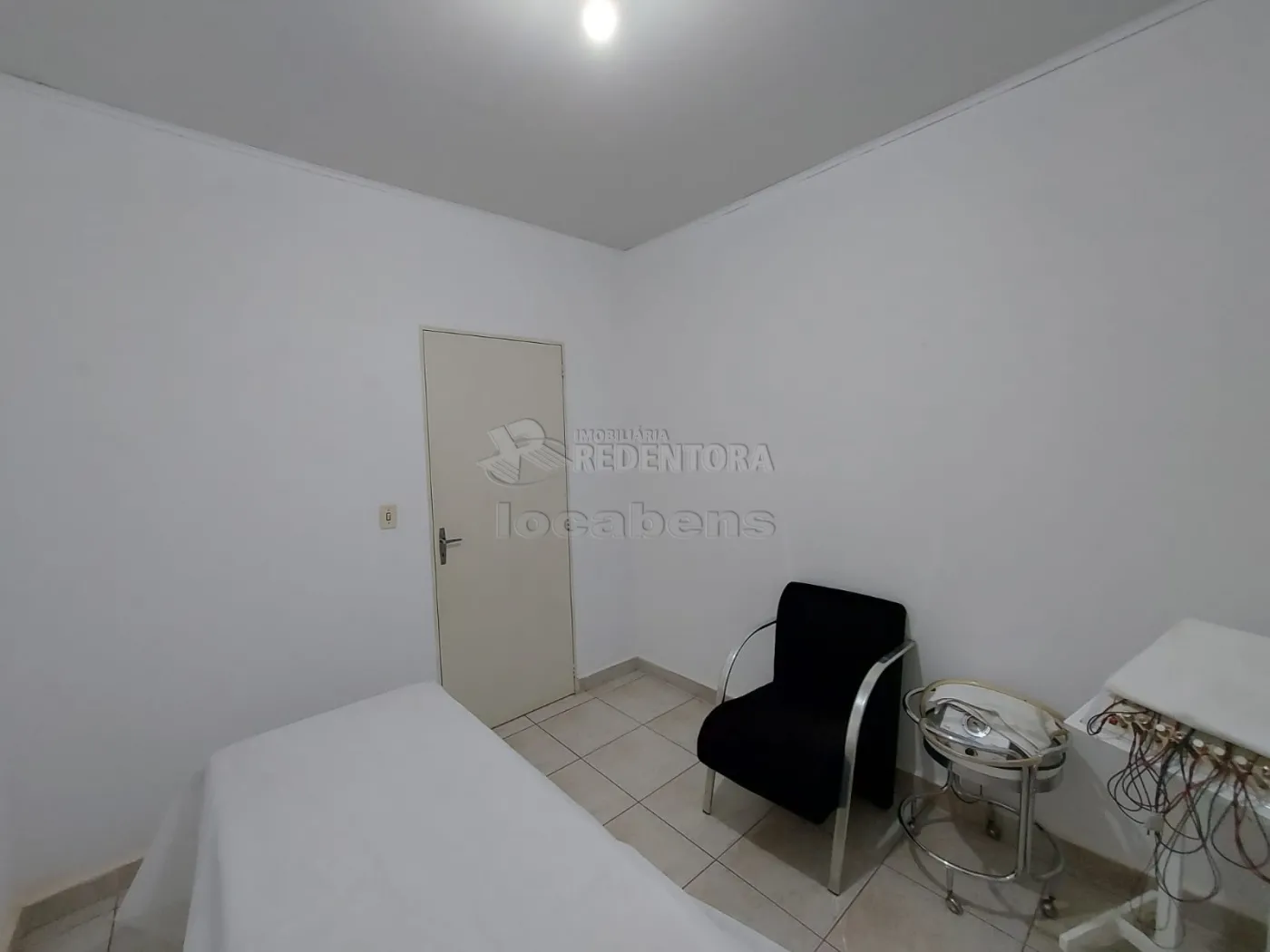 Alugar Comercial / Sala em São José do Rio Preto R$ 600,00 - Foto 2