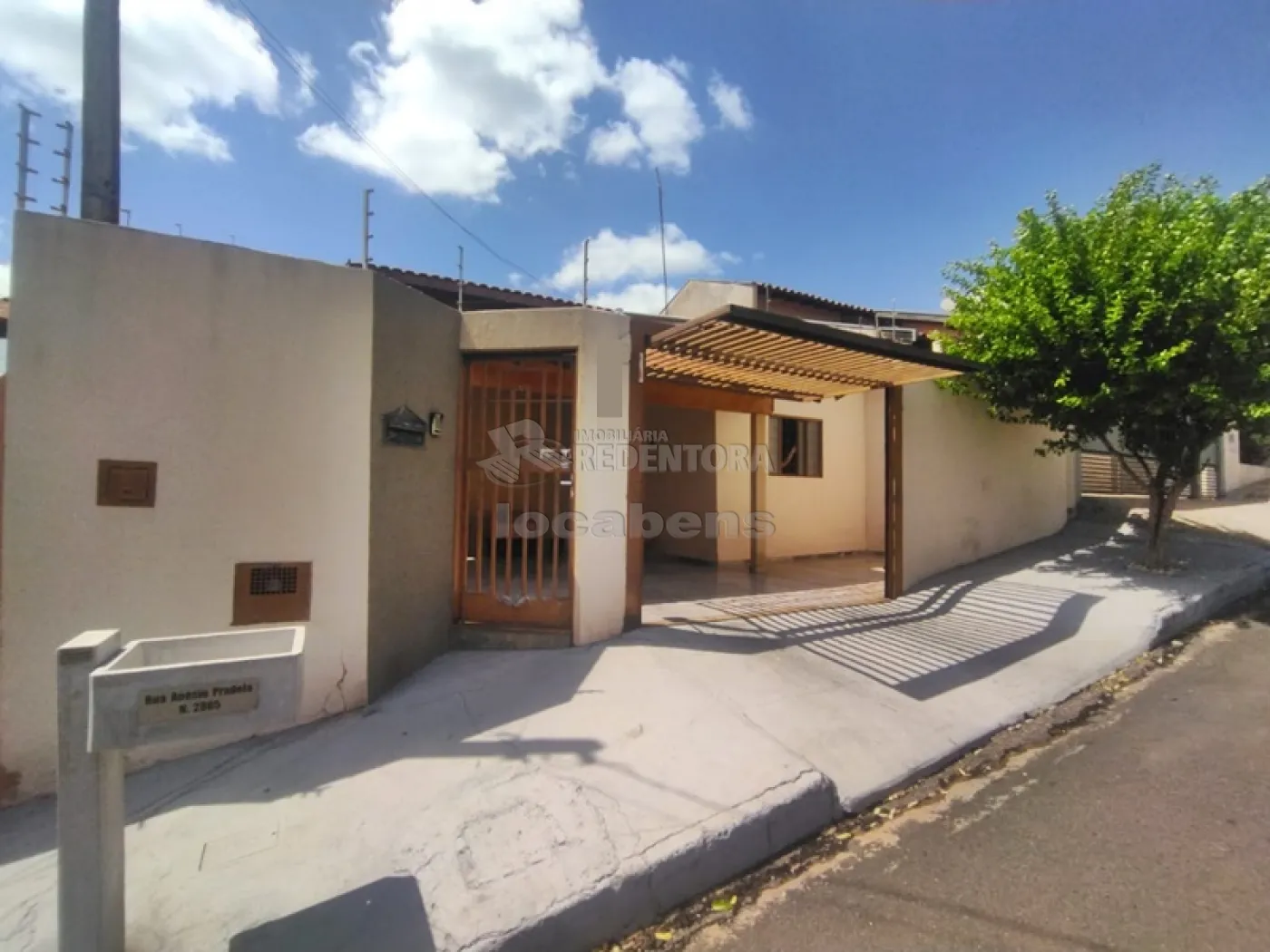 Comprar Casa / Padrão em São José do Rio Preto R$ 320.000,00 - Foto 1