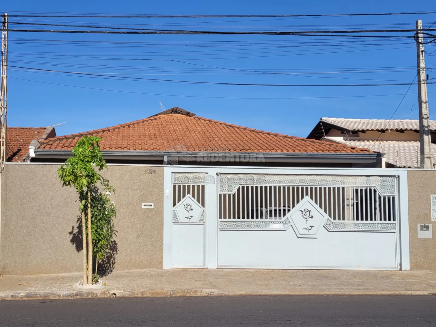 Comprar Casa / Padrão em São José do Rio Preto R$ 450.000,00 - Foto 1