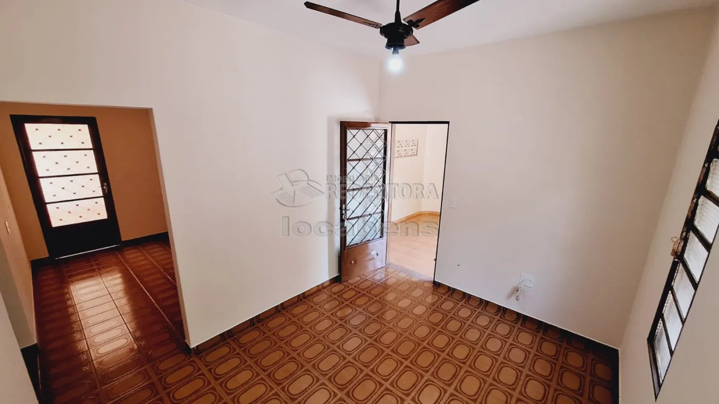 Alugar Casa / Padrão em São José do Rio Preto R$ 1.300,00 - Foto 2