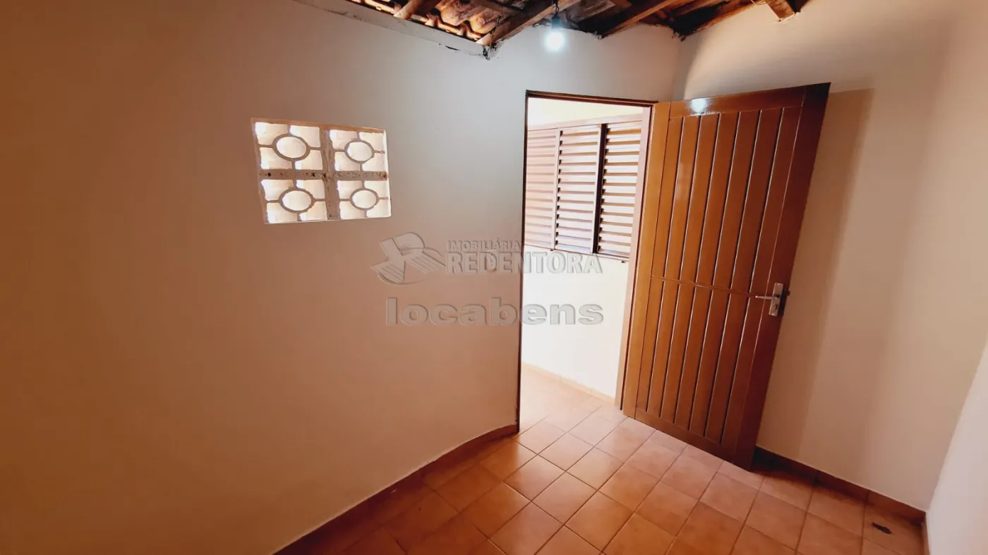 Alugar Casa / Padrão em São José do Rio Preto R$ 1.300,00 - Foto 16