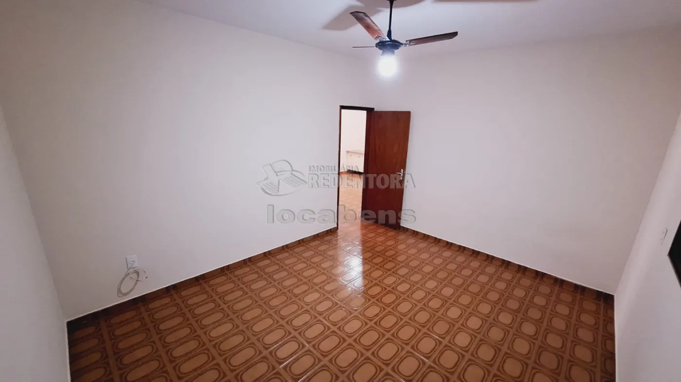 Alugar Casa / Padrão em São José do Rio Preto R$ 1.300,00 - Foto 6