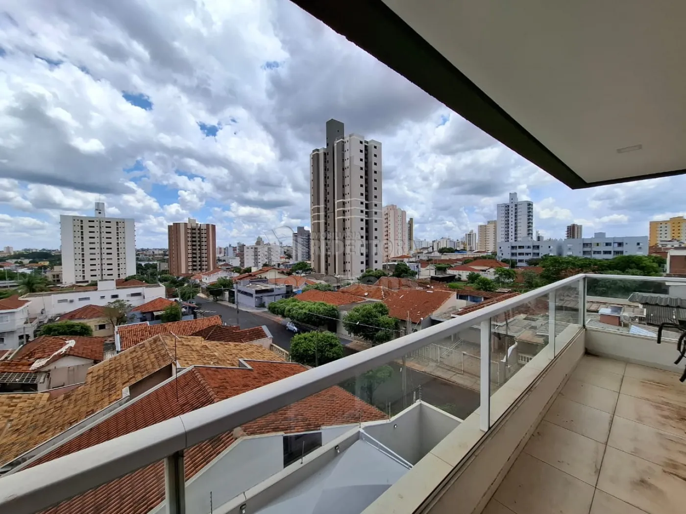 Alugar Apartamento / Padrão em São José do Rio Preto R$ 2.000,00 - Foto 3