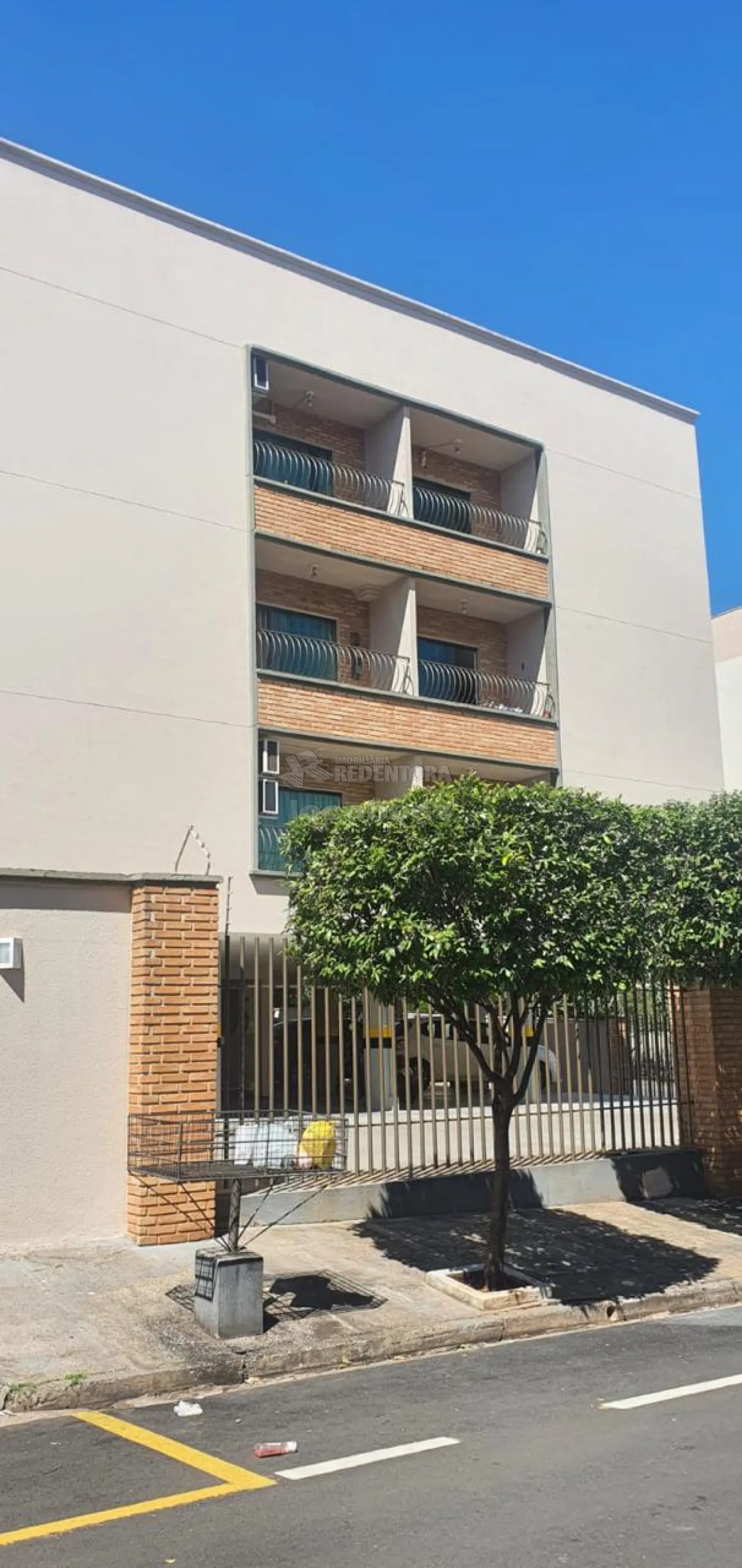 Comprar Apartamento / Padrão em São José do Rio Preto R$ 230.000,00 - Foto 2