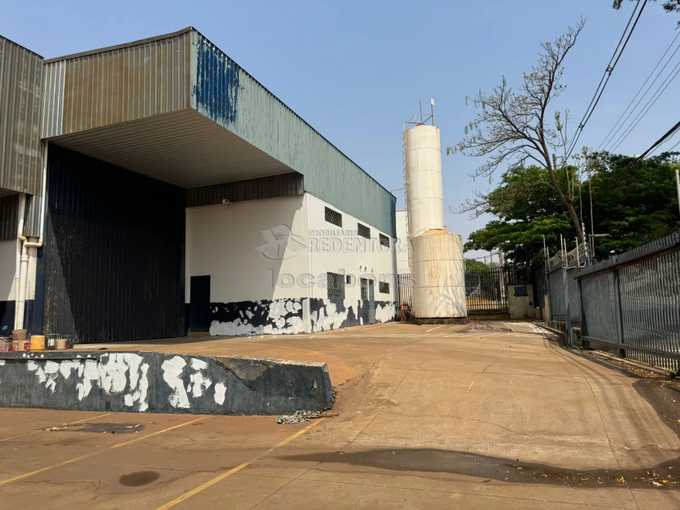 Alugar Comercial / Salão em São José do Rio Preto R$ 30.000,00 - Foto 2