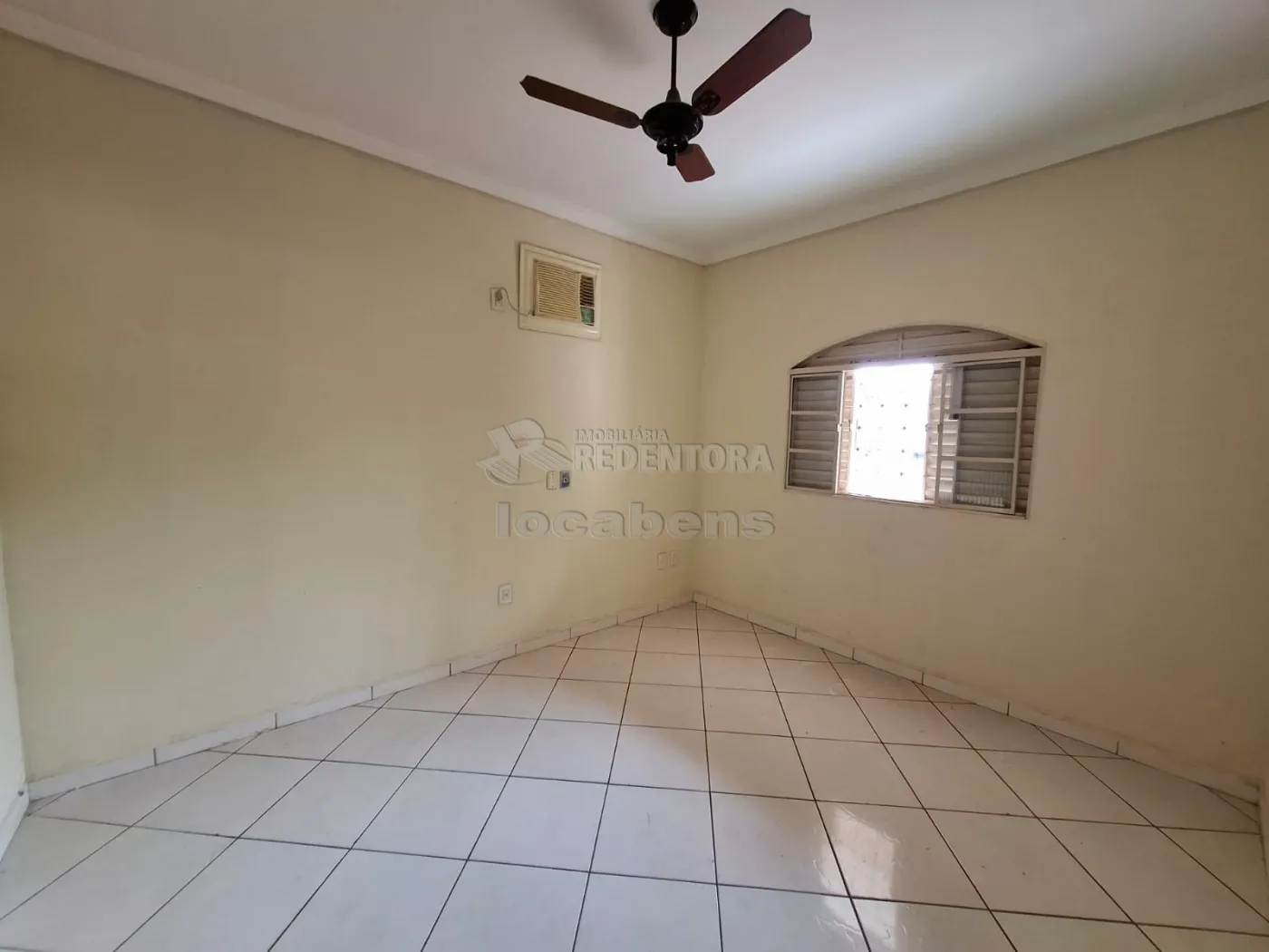 Comprar Casa / Padrão em São José do Rio Preto R$ 280.000,00 - Foto 2