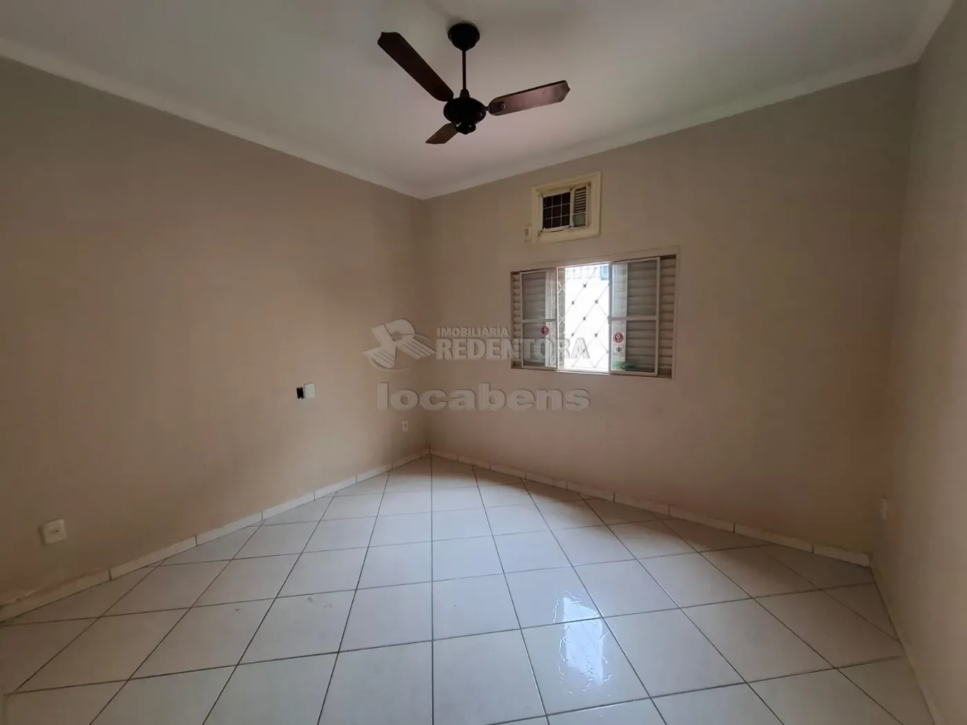 Comprar Casa / Padrão em São José do Rio Preto R$ 280.000,00 - Foto 3