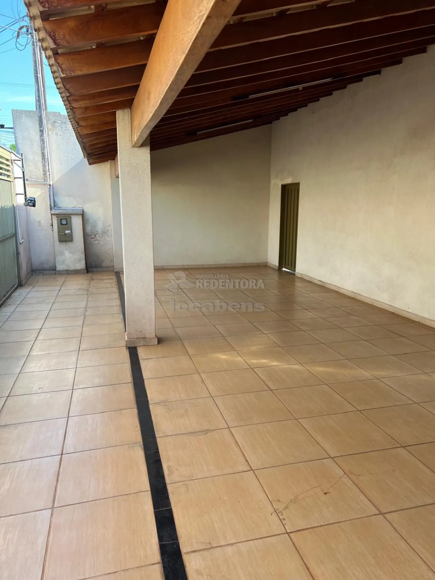 Casa à venda com 3 quartos, 289m² - Foto 2