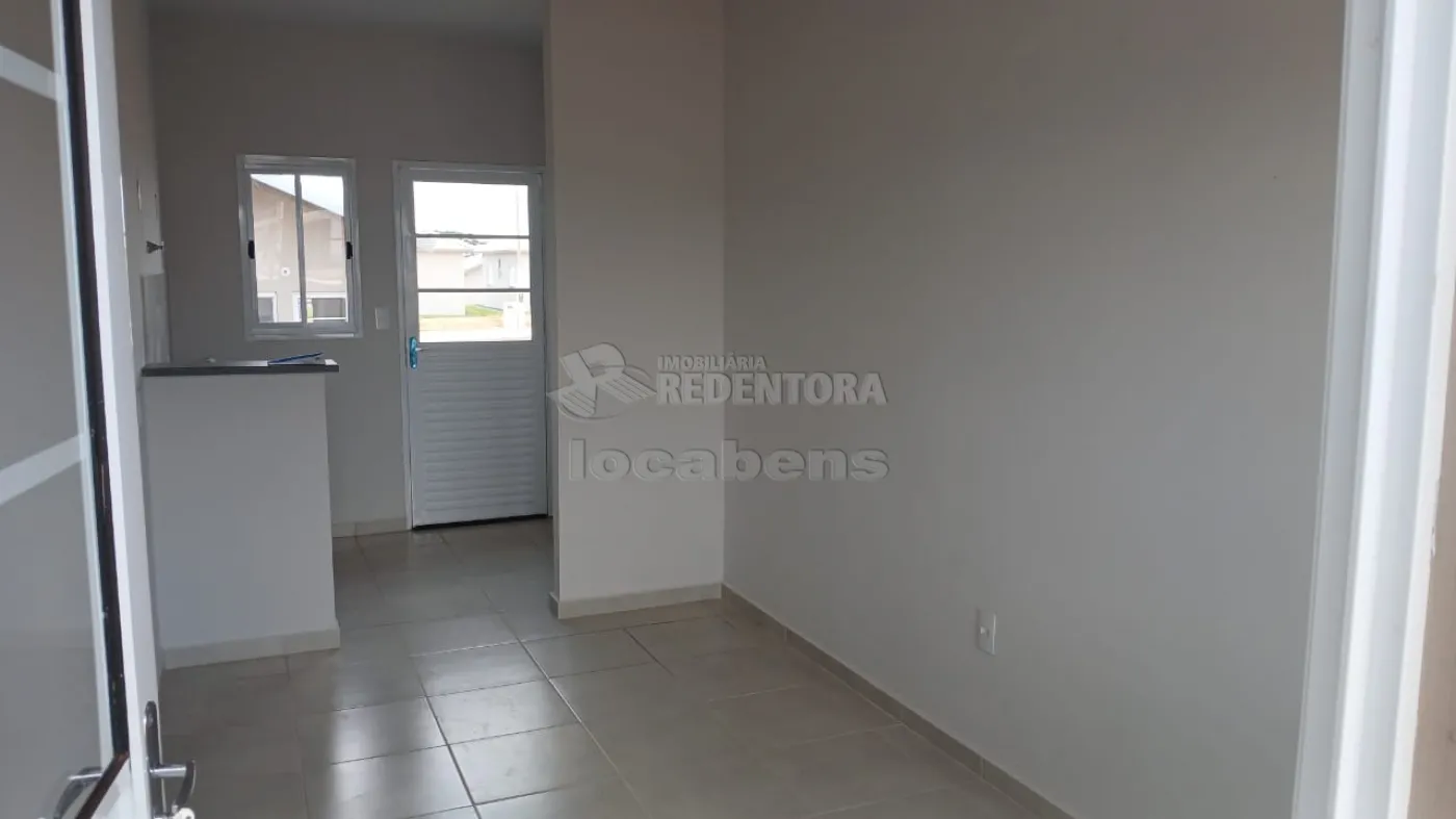 Alugar Casa / Padrão em São José do Rio Preto apenas R$ 700,00 - Foto 1