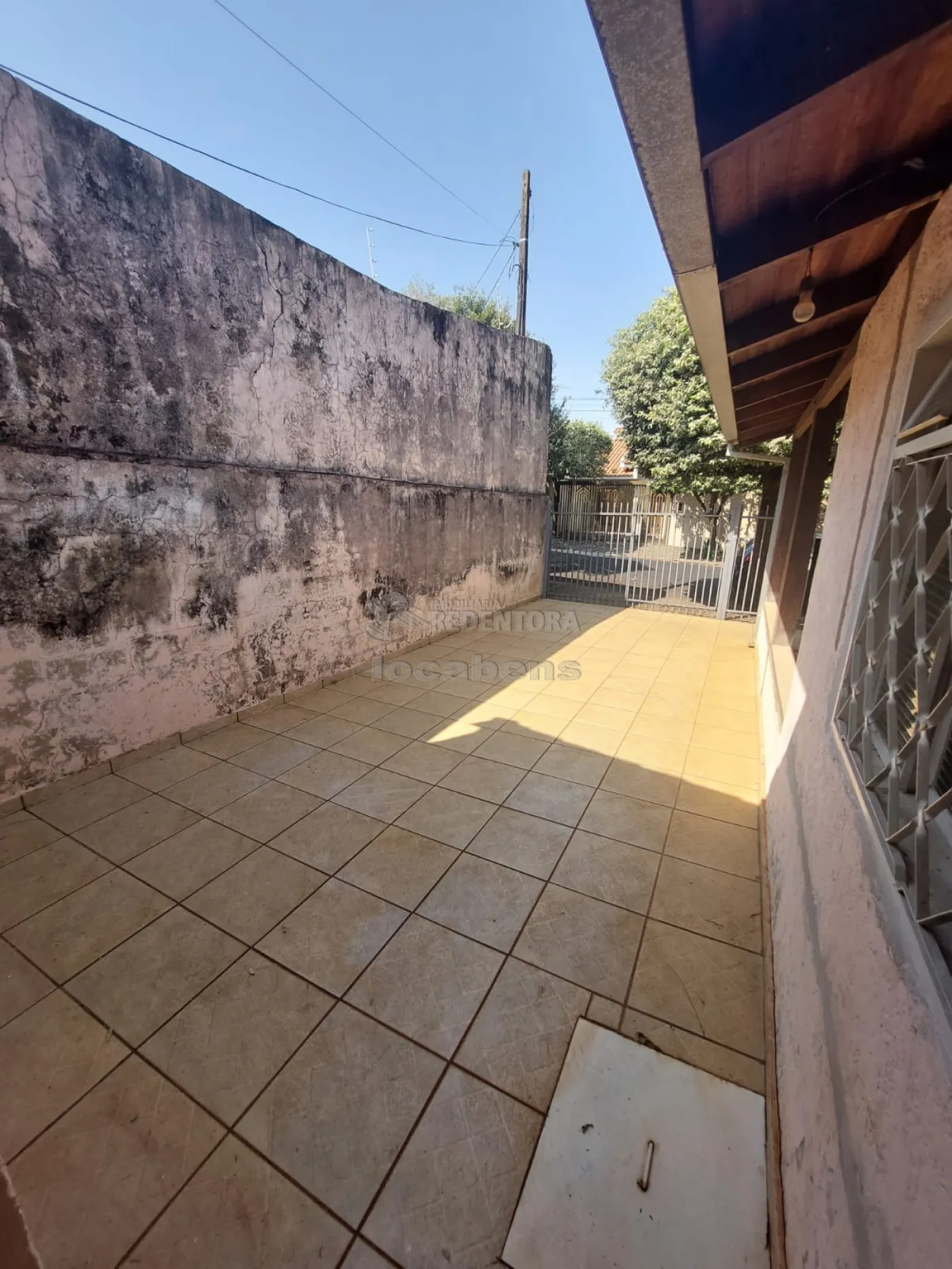 Alugar Casa / Padrão em São José do Rio Preto R$ 1.200,00 - Foto 2