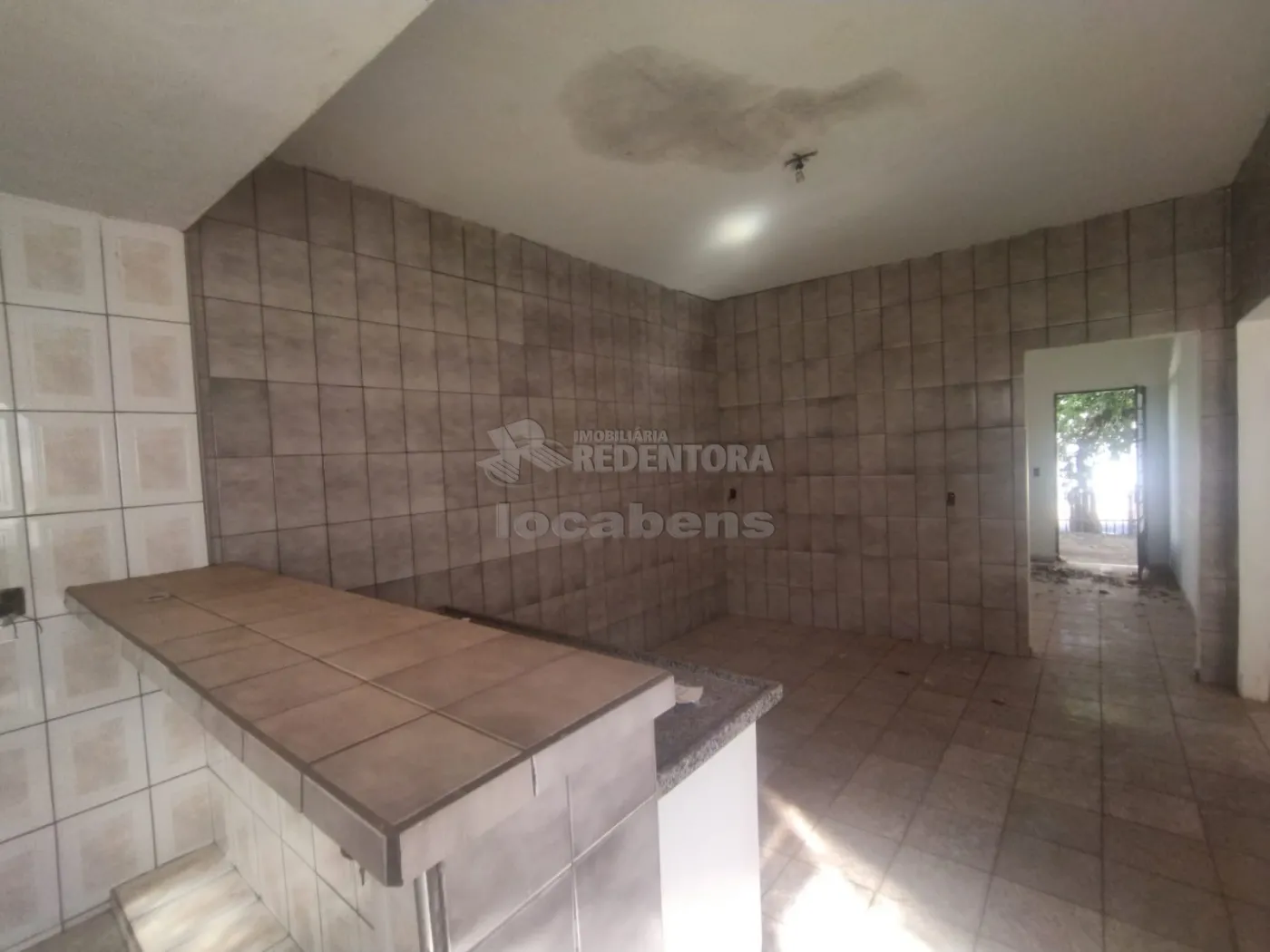 Alugar Casa / Padrão em São José do Rio Preto R$ 1.000,00 - Foto 3