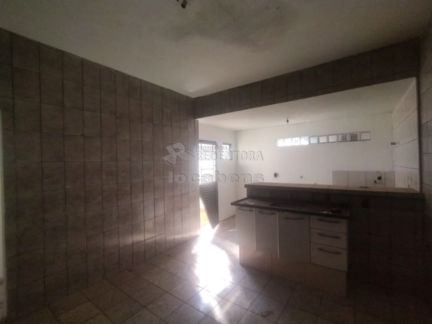 Alugar Casa / Padrão em São José do Rio Preto R$ 1.000,00 - Foto 4