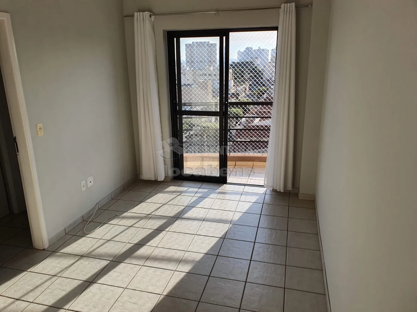 Alugar Apartamento / Padrão em São José do Rio Preto R$ 1.350,00 - Foto 1