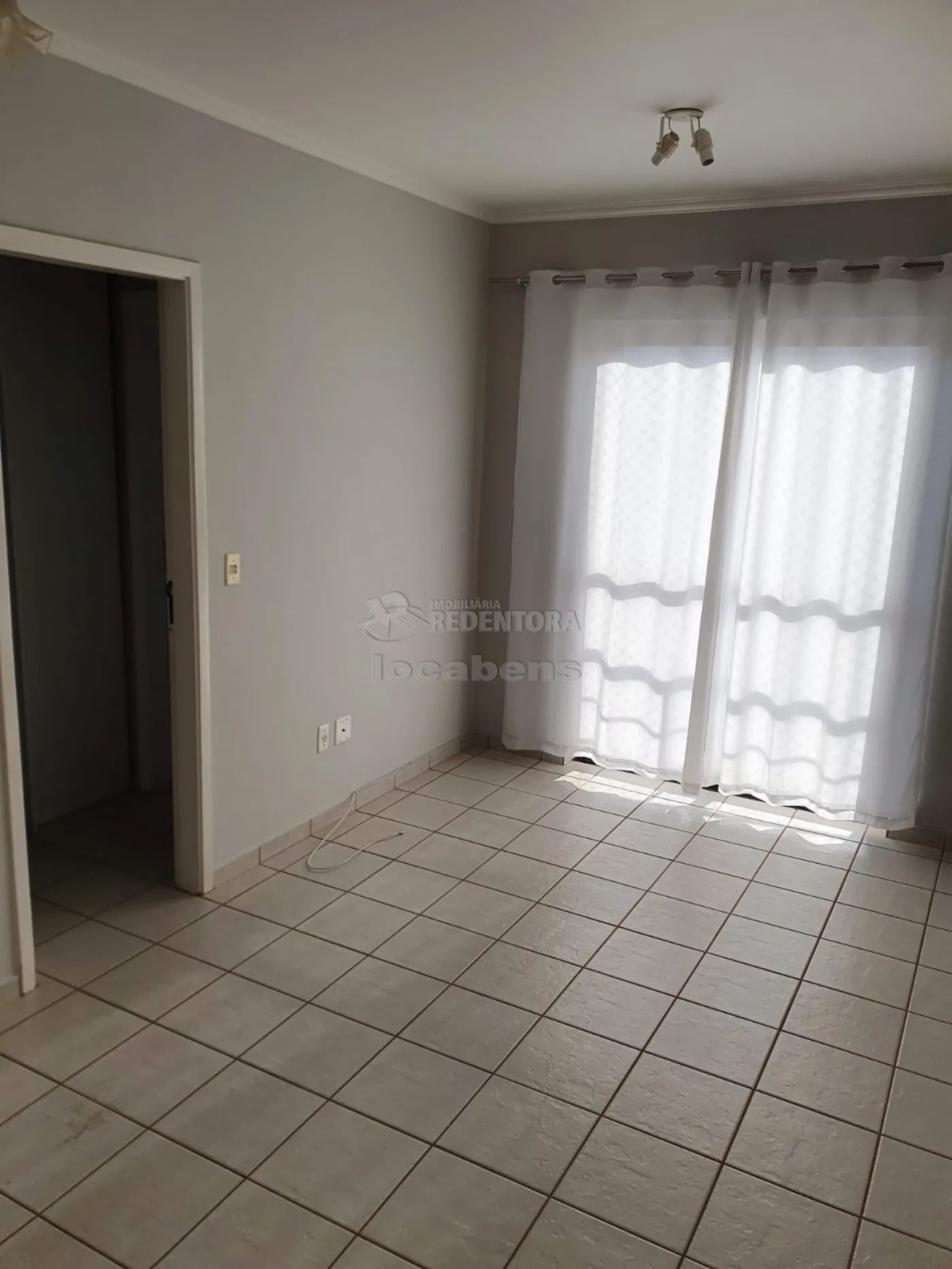 Alugar Apartamento / Padrão em São José do Rio Preto R$ 1.350,00 - Foto 2