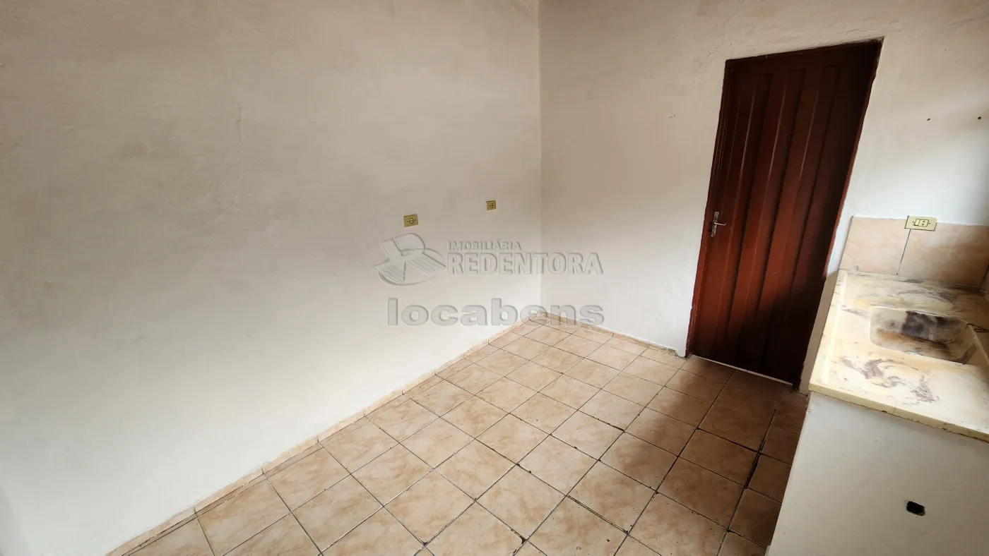 Alugar Casa / Padrão em São José do Rio Preto R$ 850,00 - Foto 9