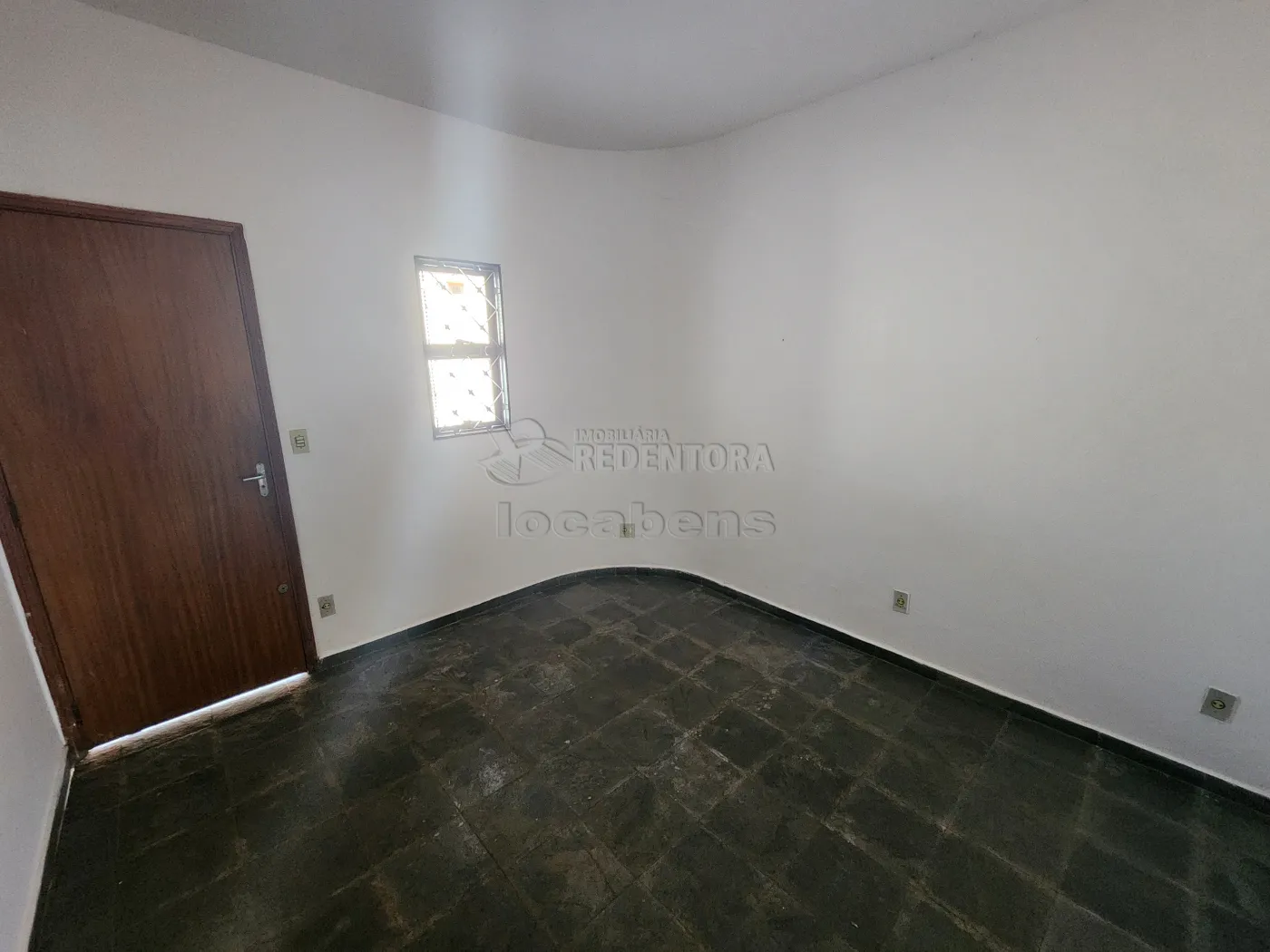 Alugar Casa / Padrão em São José do Rio Preto R$ 1.200,00 - Foto 4