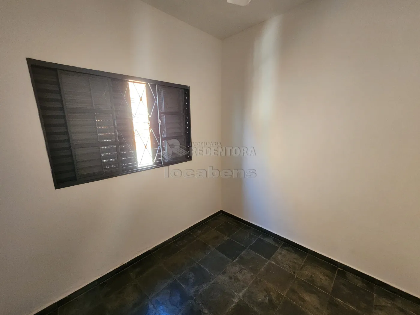 Alugar Casa / Padrão em São José do Rio Preto R$ 1.200,00 - Foto 8