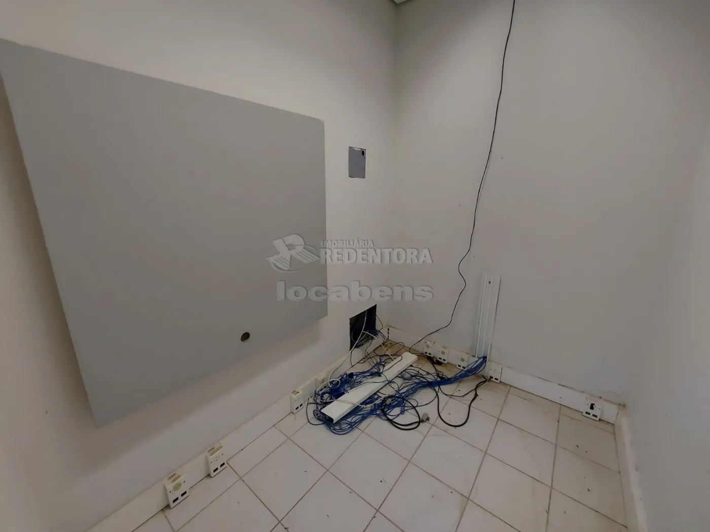 Alugar Comercial / Salão em São José do Rio Preto R$ 4.500,00 - Foto 4